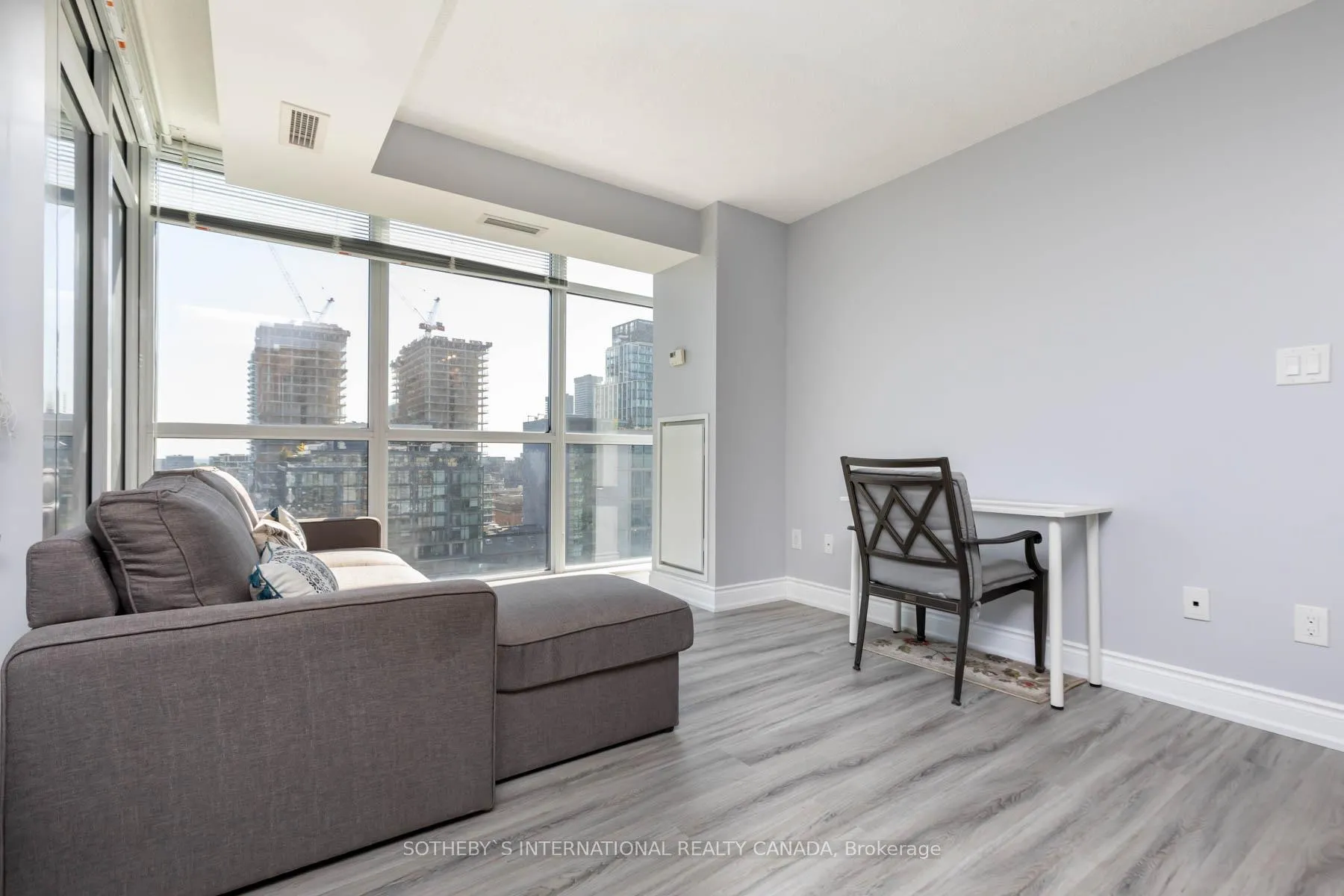 Photo 4 of Unit 1904, 400 Adelaide Street E, Toronto, Church-Yonge Corridor — HOMEH
