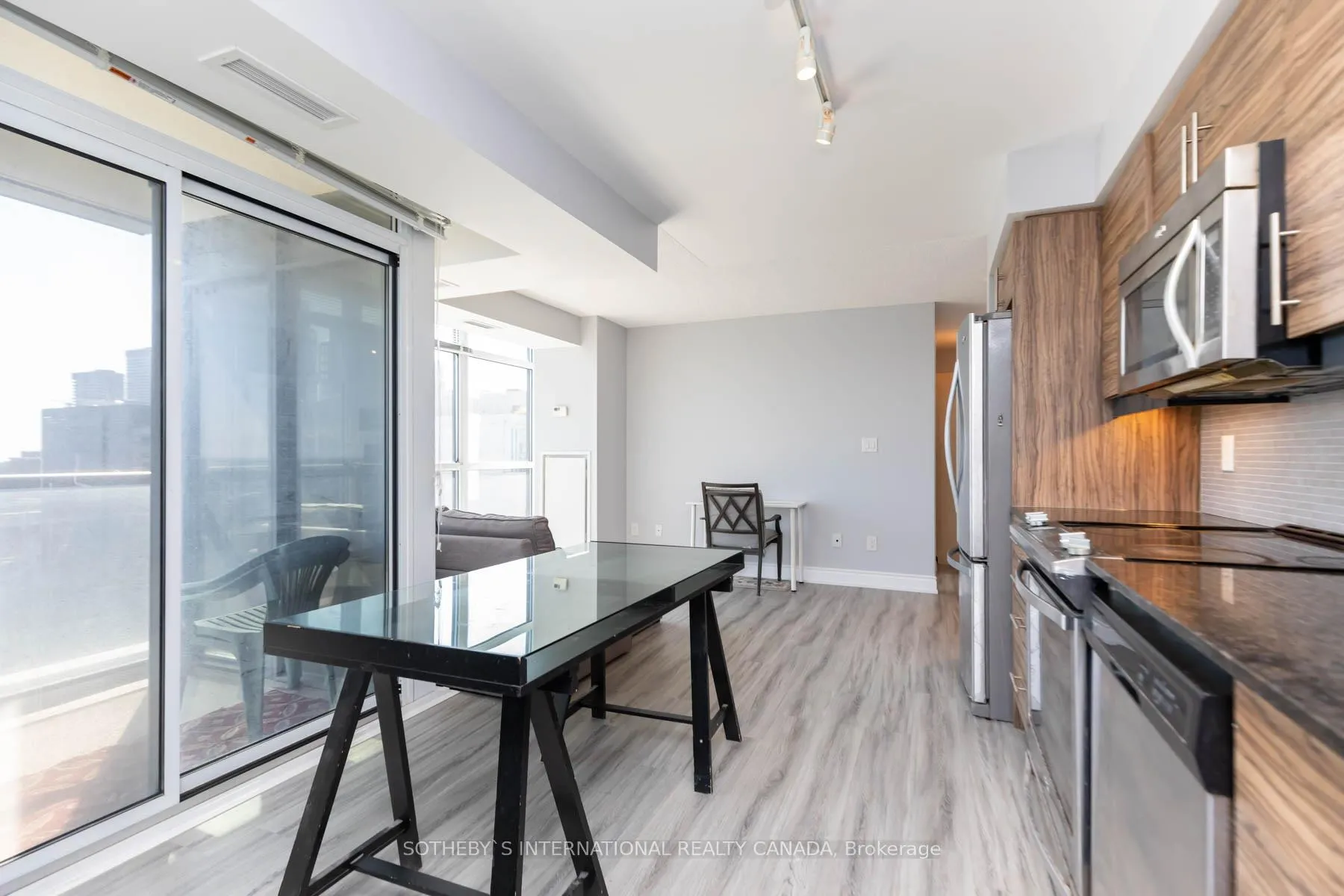 Photo 7 of Unit 1904, 400 Adelaide Street E, Toronto, Church-Yonge Corridor — HOMEH