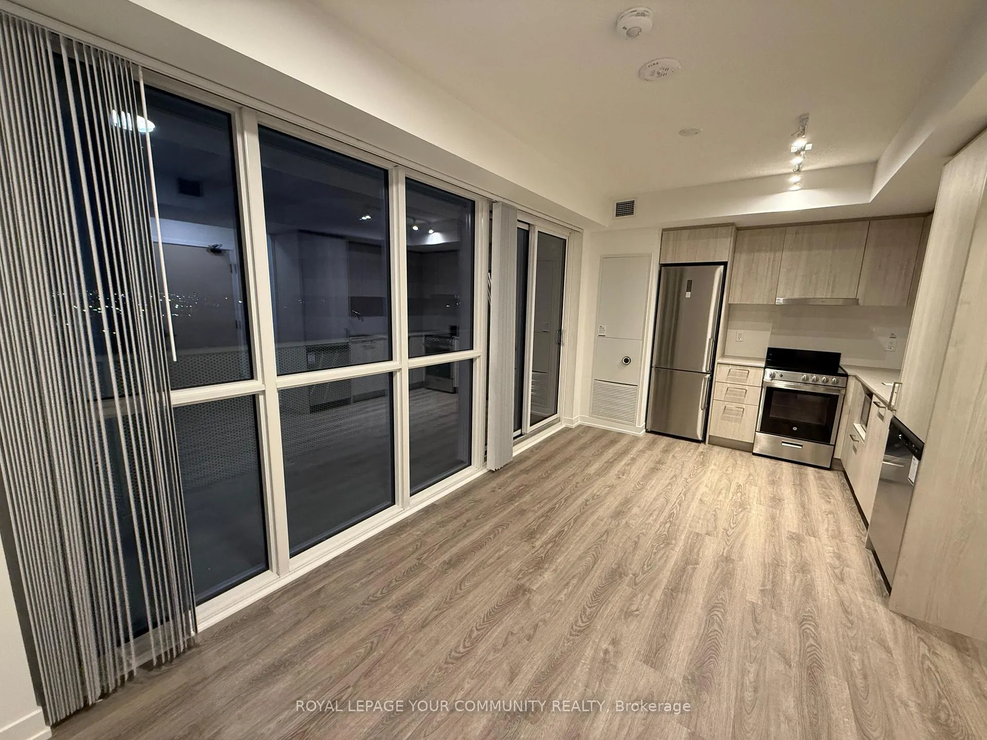Photo 6 of Unit 1112, 195 Commerce Street, Vaughan, Vaughan Corporate Centre — HOMEH