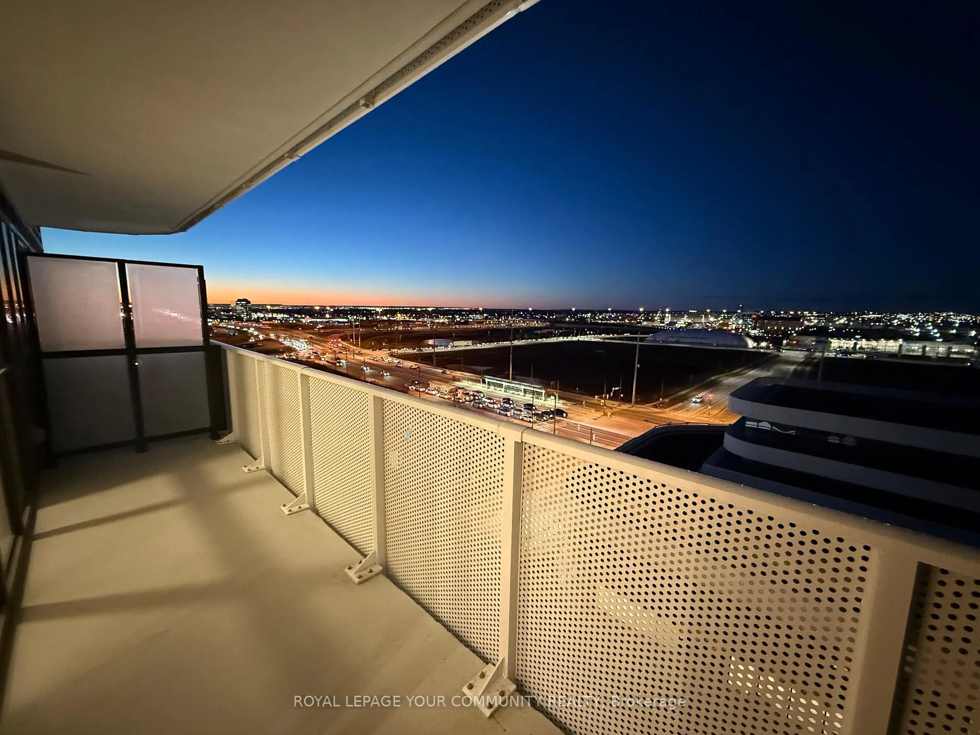 Photo 11 of Unit 1112, 195 Commerce Street, Vaughan, Vaughan Corporate Centre — HOMEH