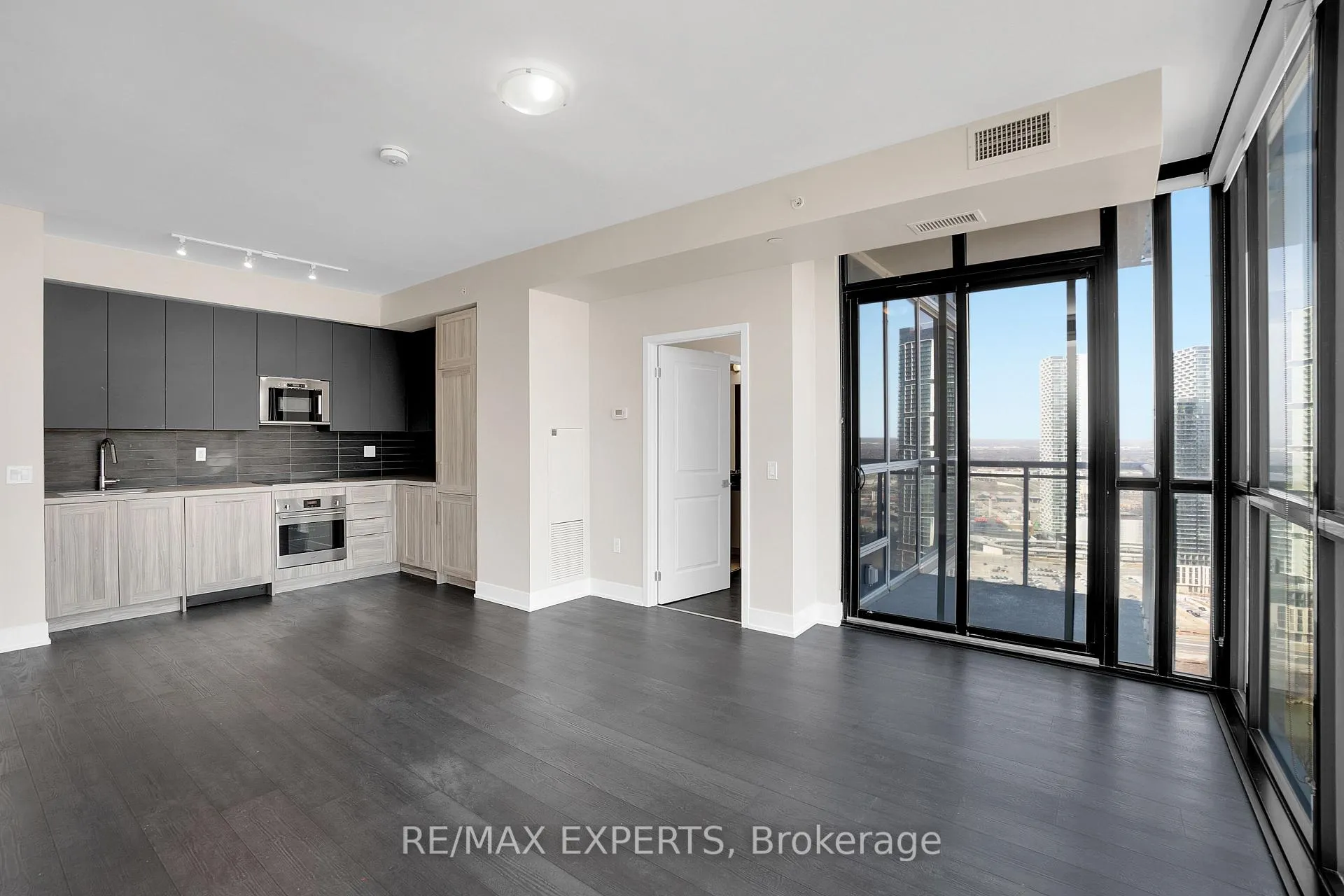 Photo 3 of Unit 3107, 2908 Highway 7 Road, Vaughan, Concord — HOMEH