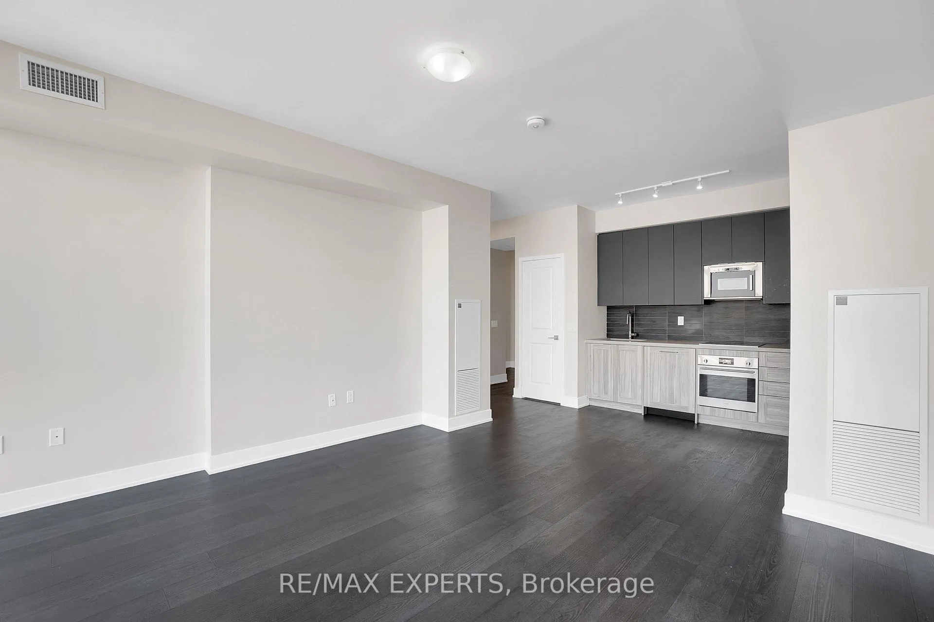 Photo 4 of Unit 3107, 2908 Highway 7 Road, Vaughan, Concord — HOMEH