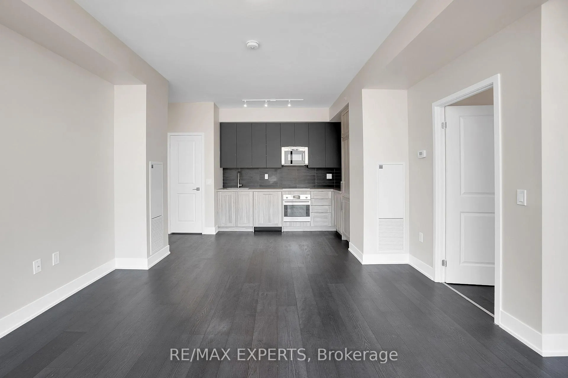 Photo 5 of Unit 3107, 2908 Highway 7 Road, Vaughan, Concord — HOMEH