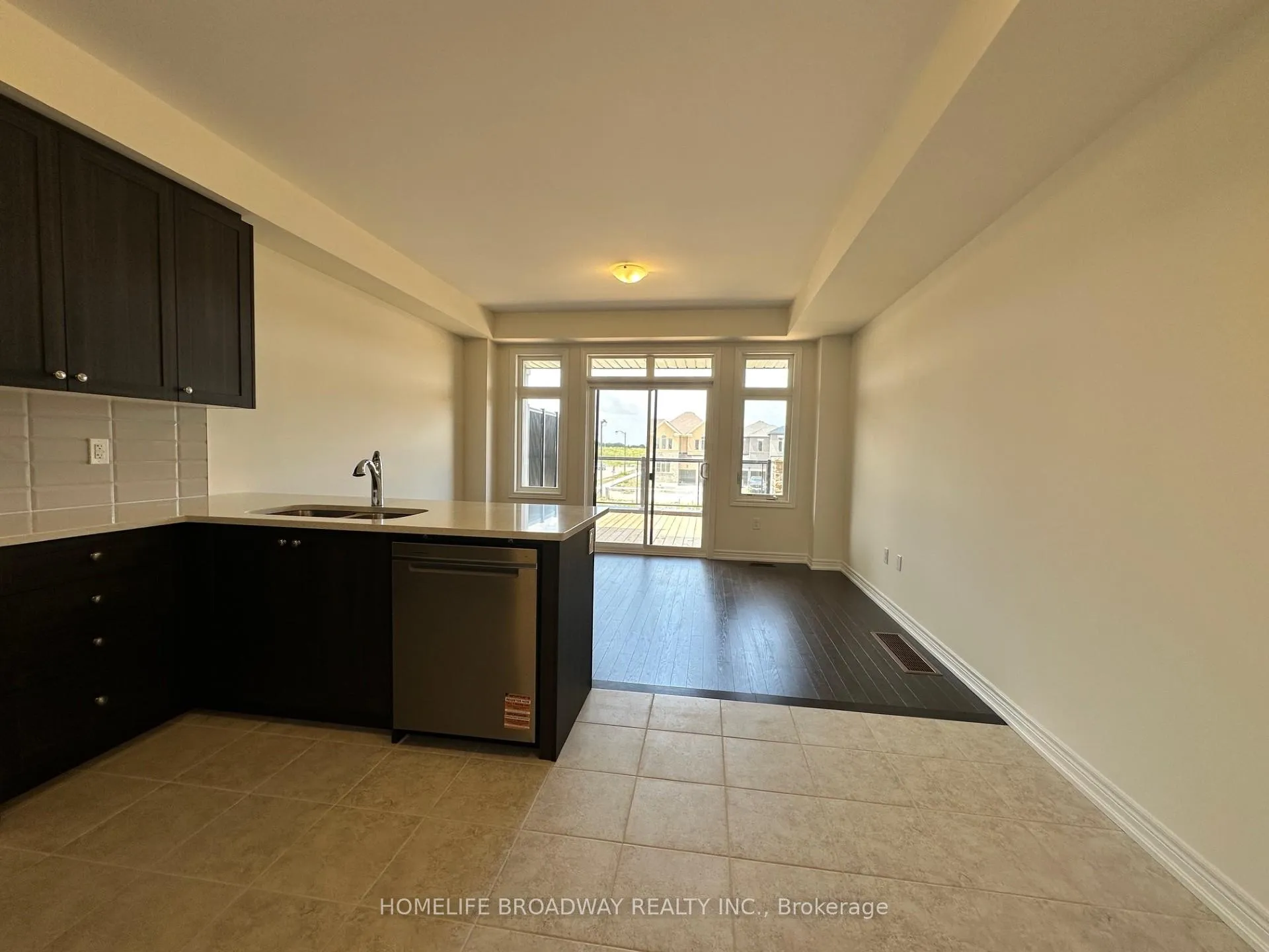 Photo 4 of 46 Selina Rose Street, Markham, Rural Markham — HOMEH
