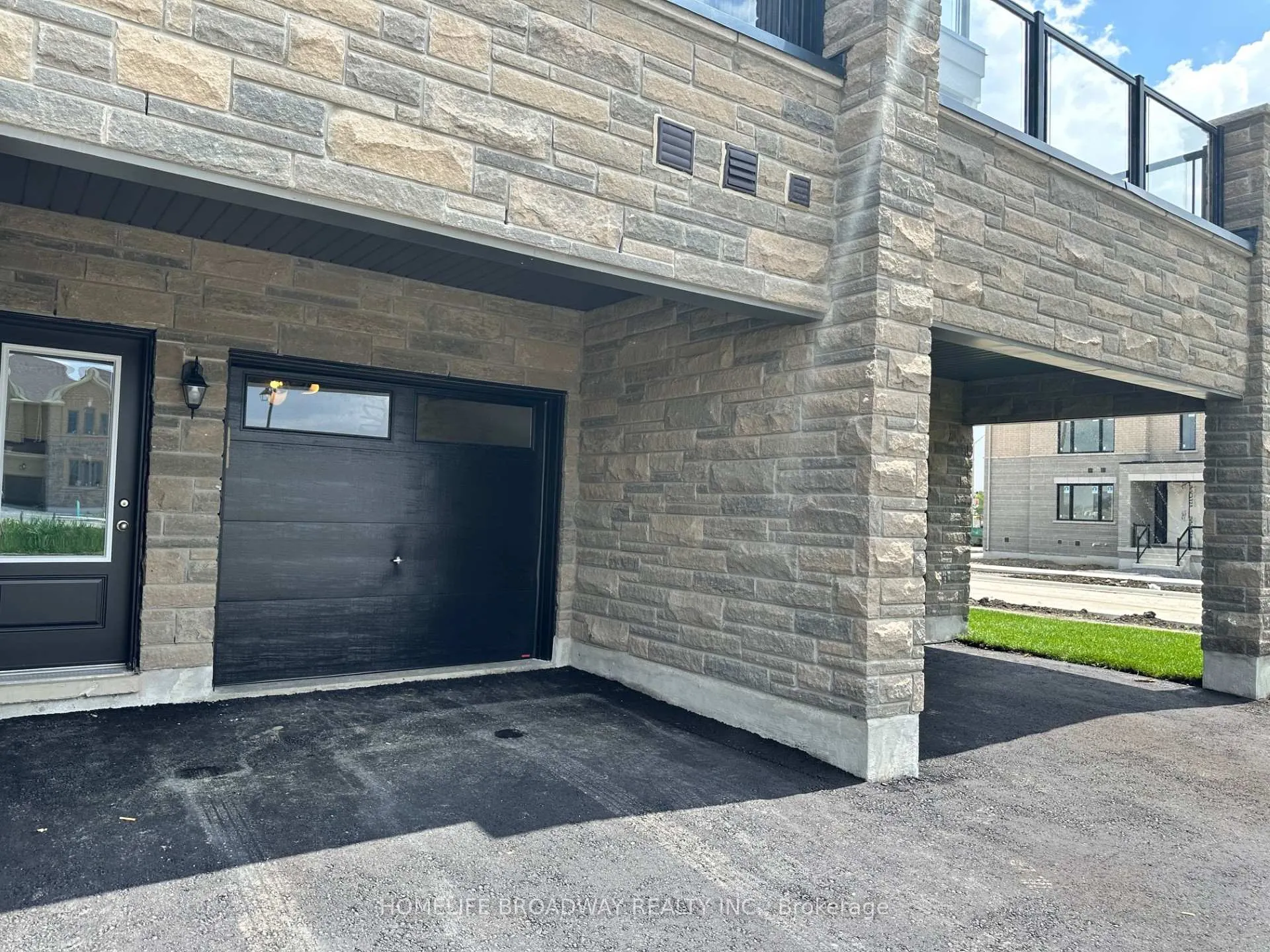 Photo 14 of 46 Selina Rose Street, Markham, Rural Markham — HOMEH