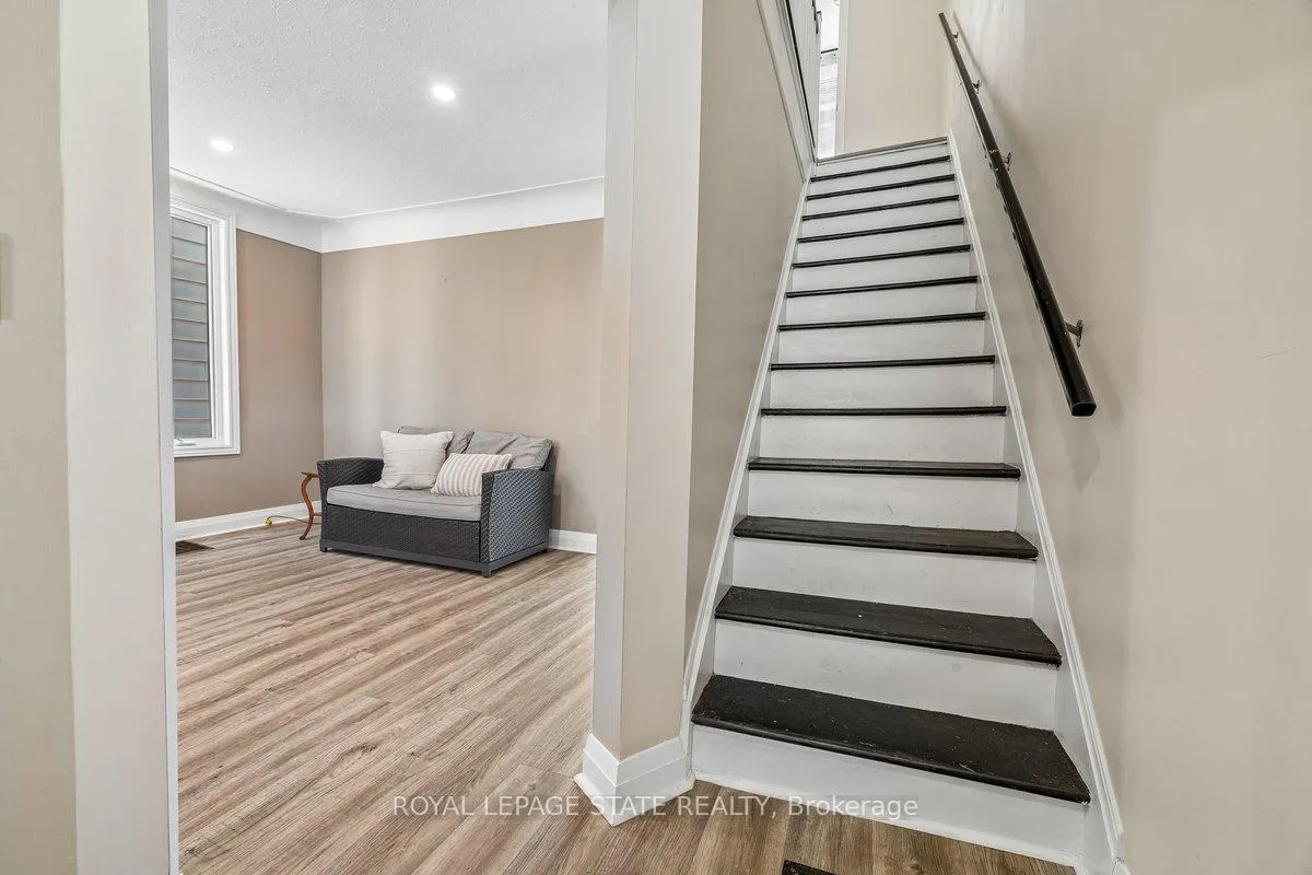 Photo 4 of 56 James Street, Hamilton, Dundas — HOMEH
