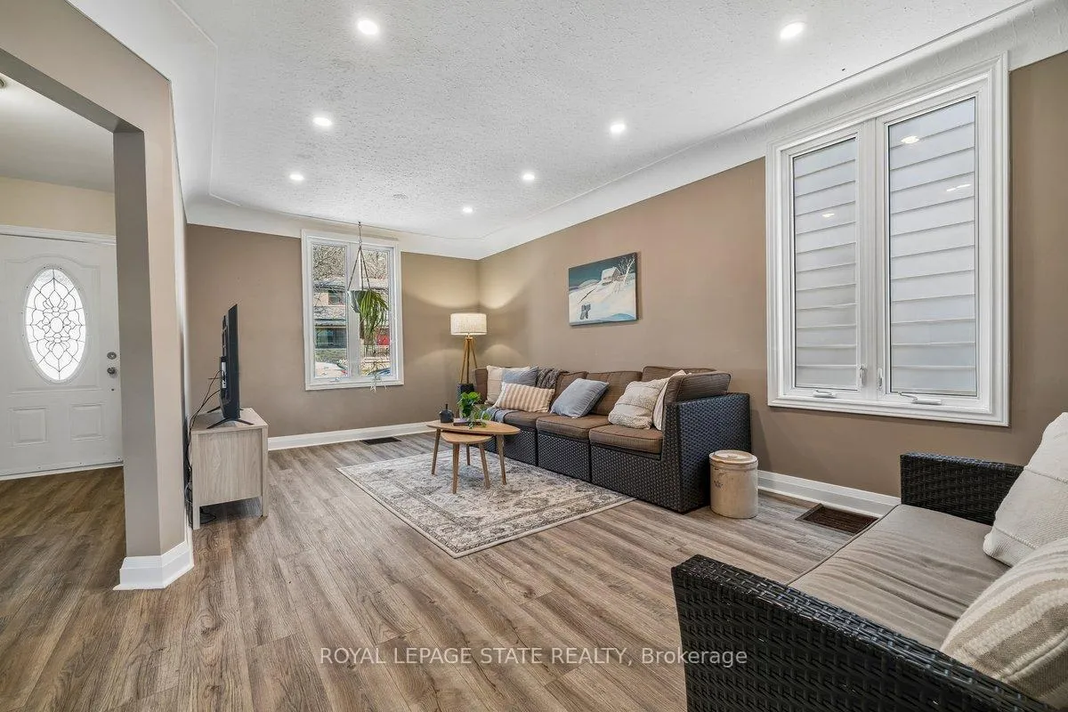 Photo 5 of 56 James Street, Hamilton, Dundas — HOMEH