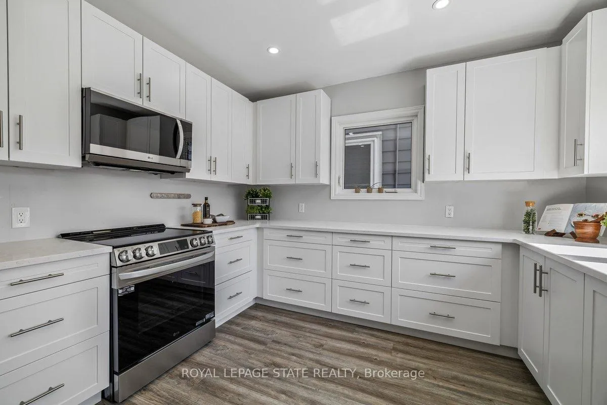 Photo 10 of 56 James Street, Hamilton, Dundas — HOMEH