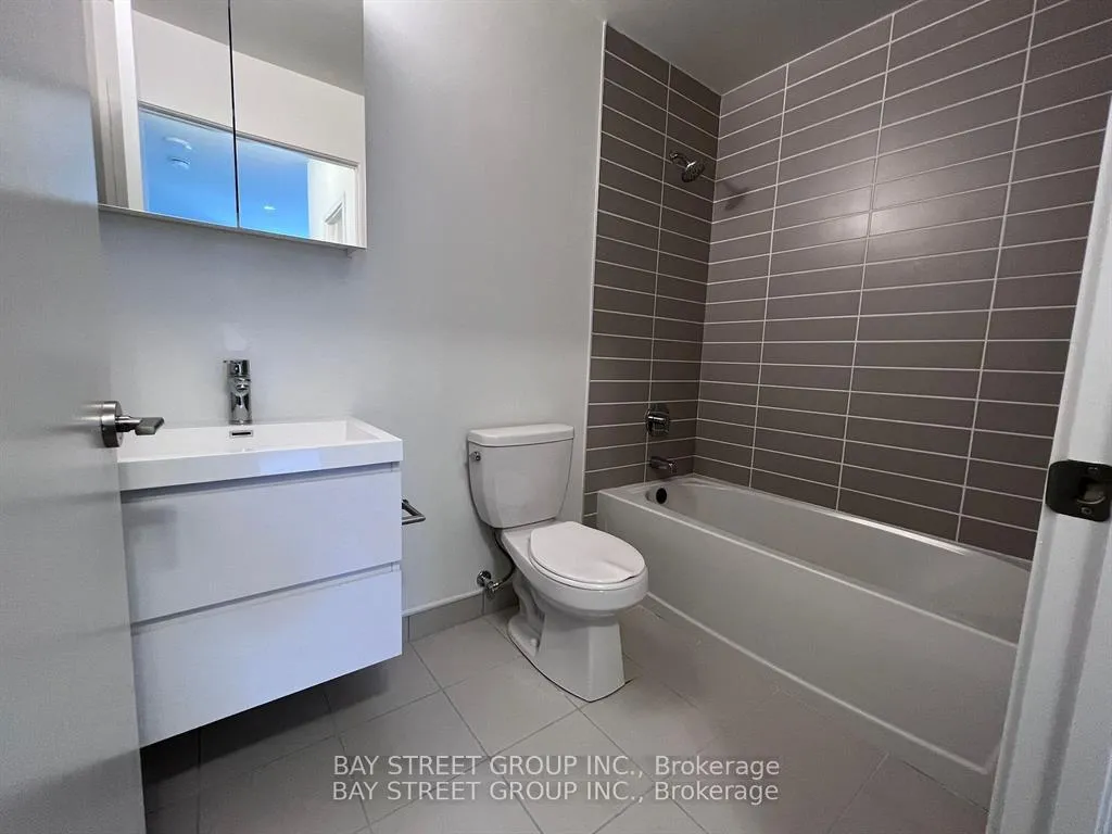 Photo 4 of Unit 814, 292 Verdale Crossing, Markham, Unionville — HOMEH