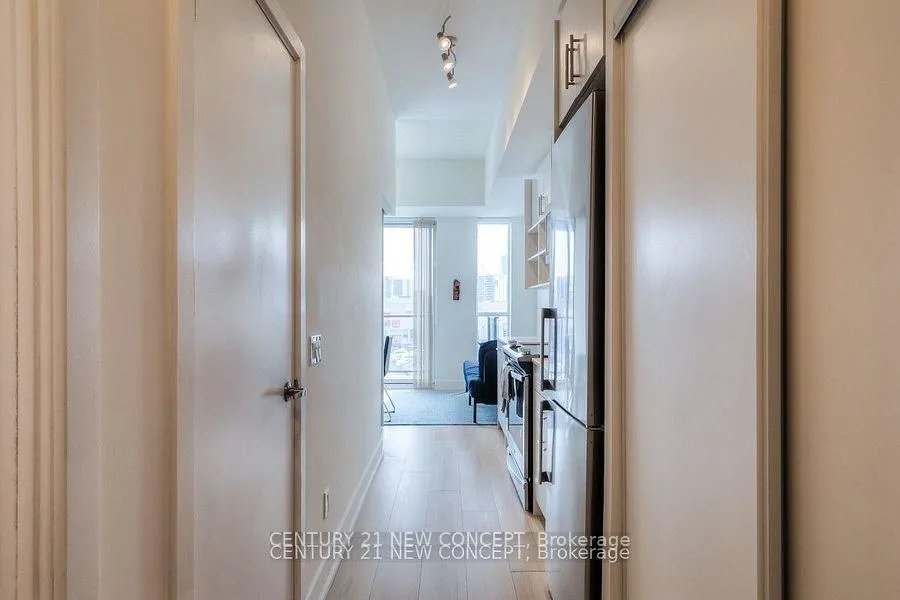 Photo 4 of Unit 402, 128 Fairview Mall Drive, North York, Don Valley Village — HOMEH