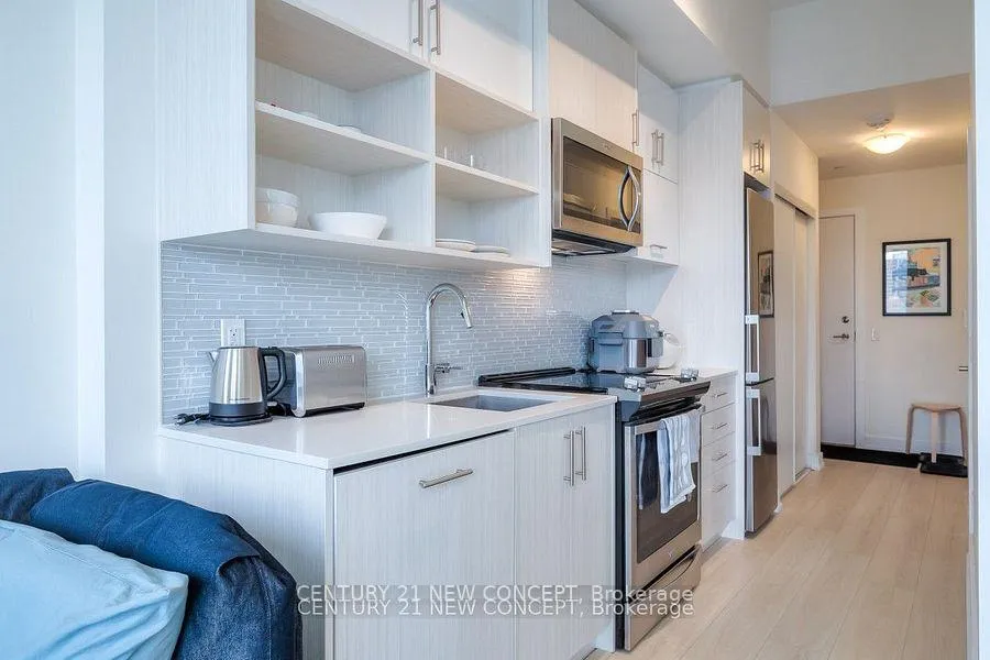 Photo 11 of Unit 402, 128 Fairview Mall Drive, North York, Don Valley Village — HOMEH