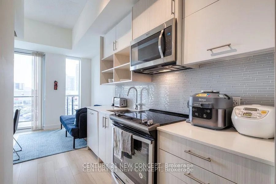 Photo 12 of Unit 402, 128 Fairview Mall Drive, North York, Don Valley Village — HOMEH