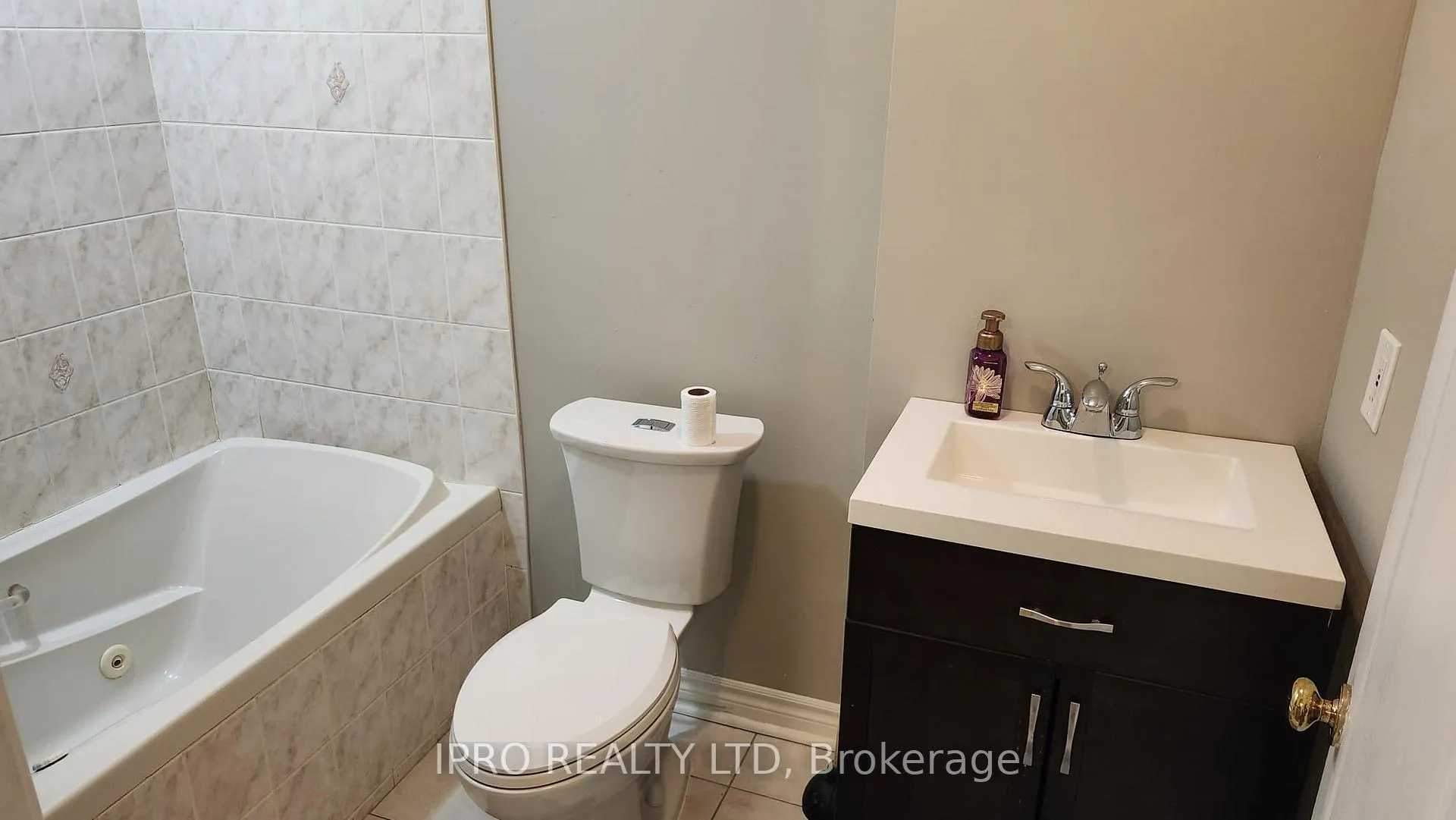 Photo 13 of 241 Sunset Ridge, Vaughan, Sonoma Heights — HOMEH