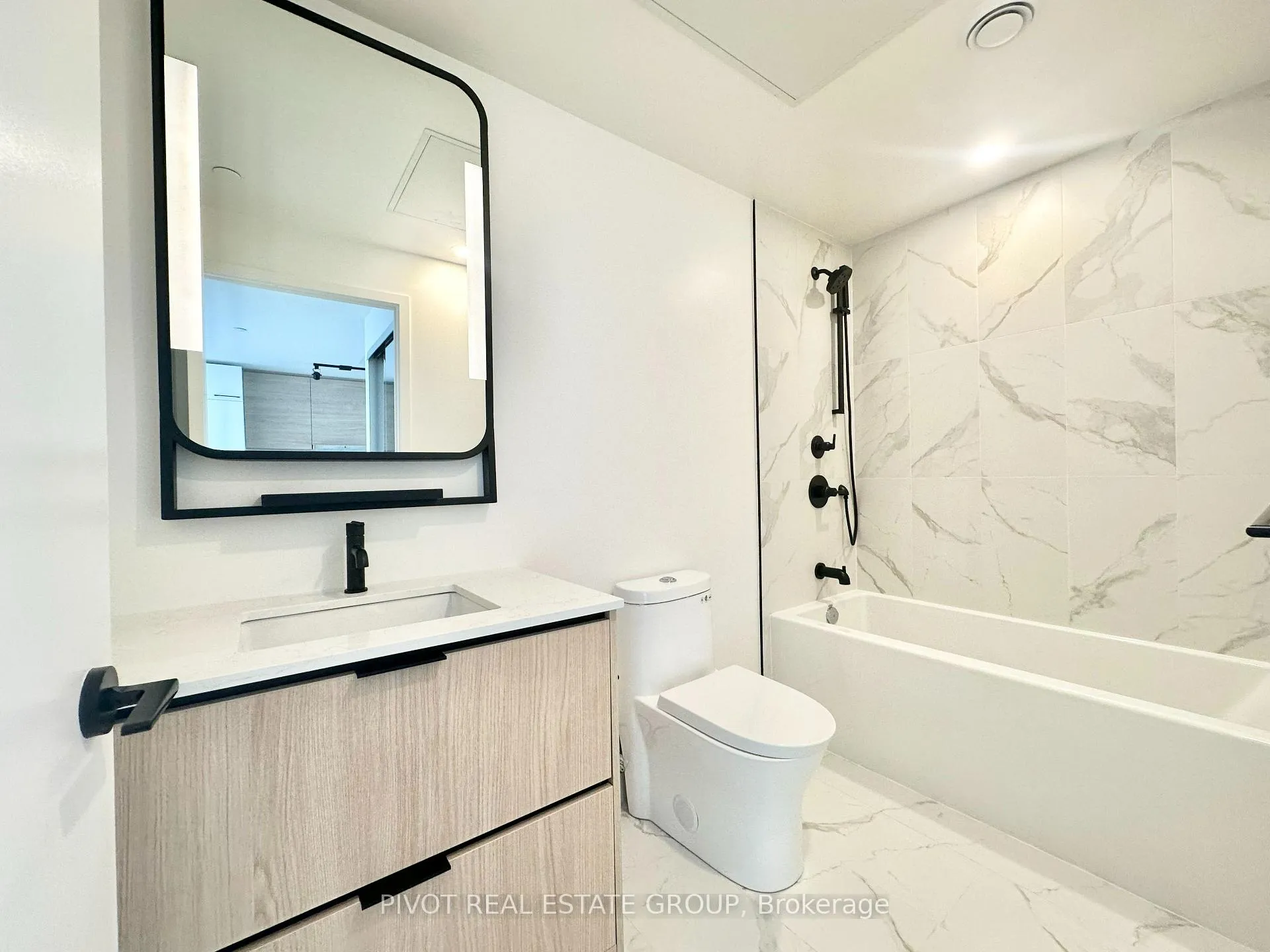 Photo 3 of Unit 1015, 1050 Eastern Avenue, Toronto, The Beaches — HOMEH