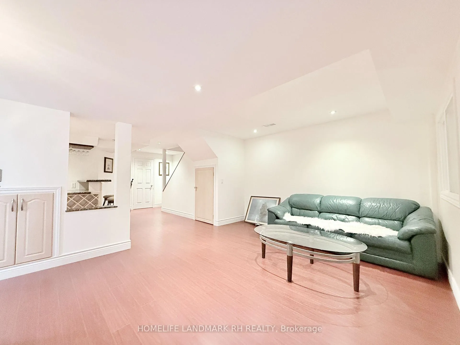Photo 4 of Unit BSMT, 24 Spring Farm Road, Aurora, Bayview Northeast — HOMEH