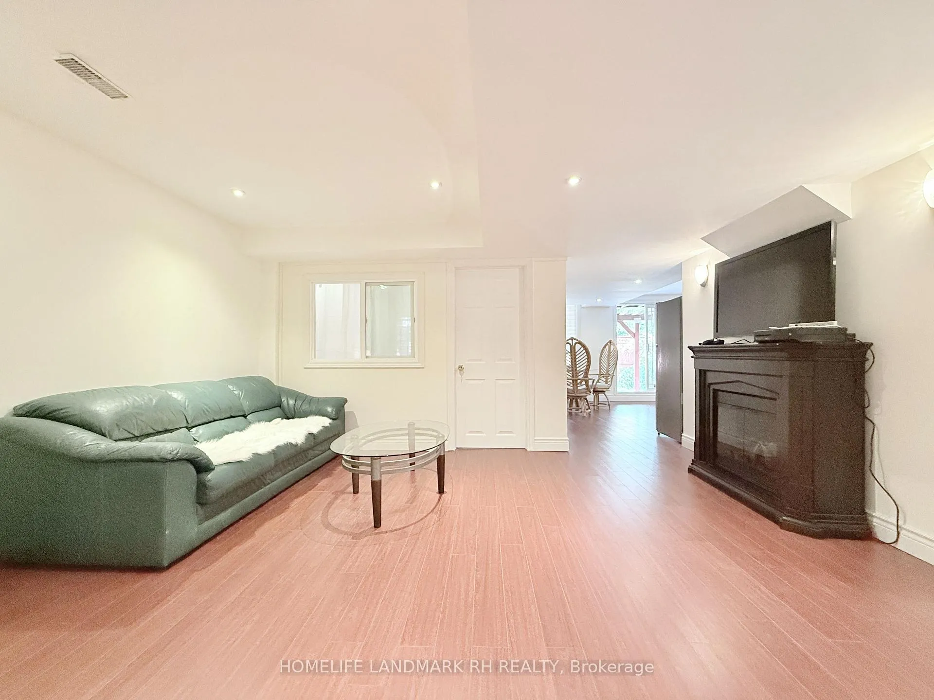 Photo 5 of Unit BSMT, 24 Spring Farm Road, Aurora, Bayview Northeast — HOMEH