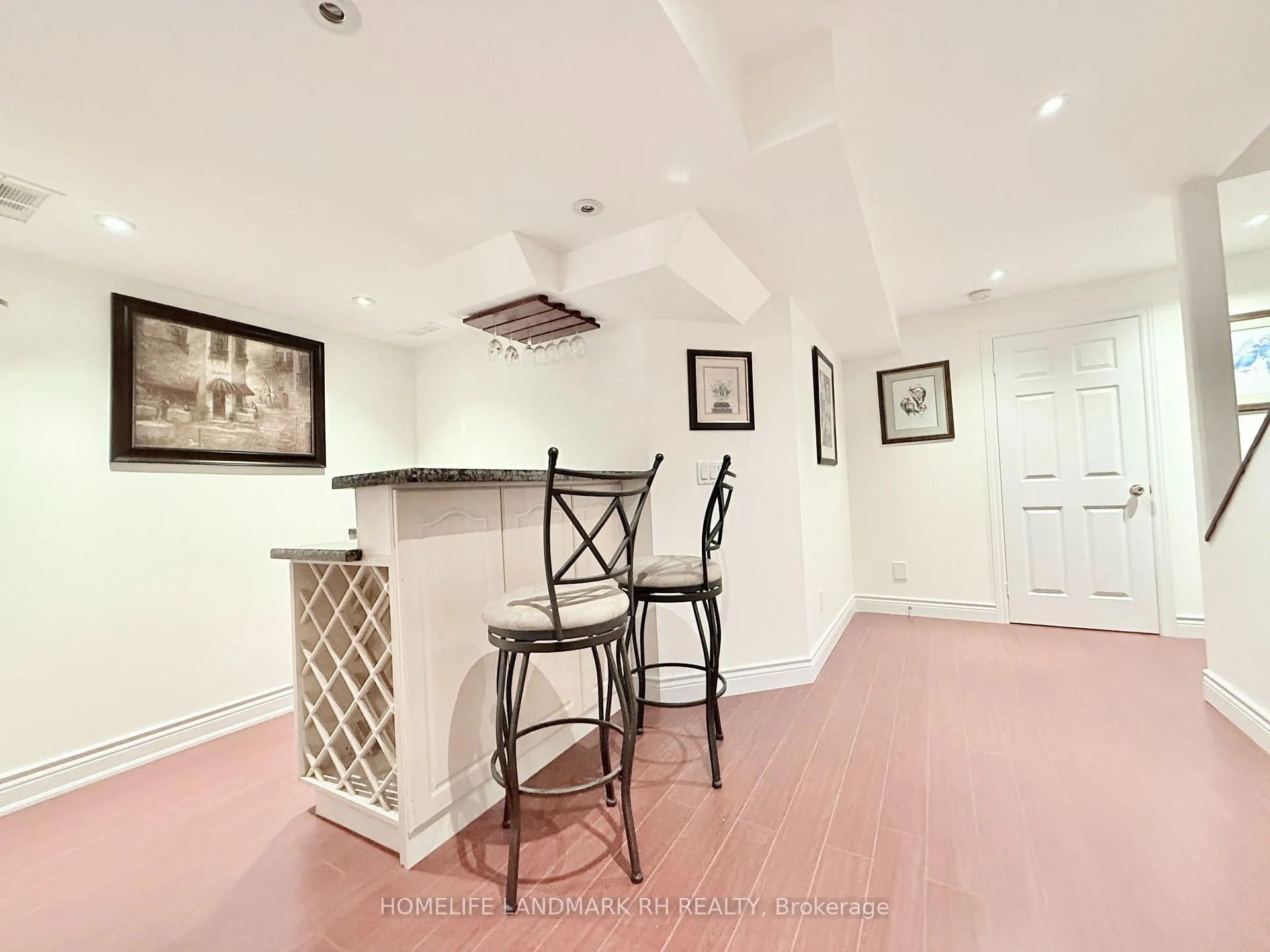 Photo 7 of Unit BSMT, 24 Spring Farm Road, Aurora, Bayview Northeast — HOMEH