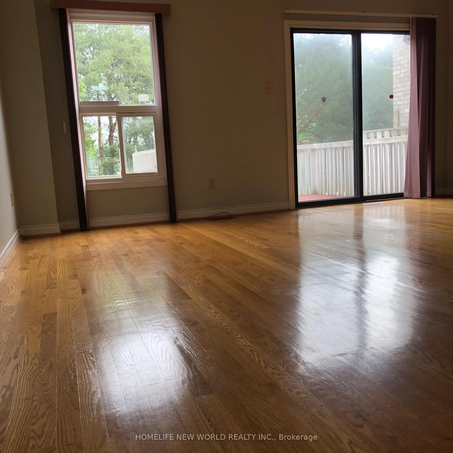 Photo 4 of 12 James Edward Drive, Markham, Middlefield — HOMEH