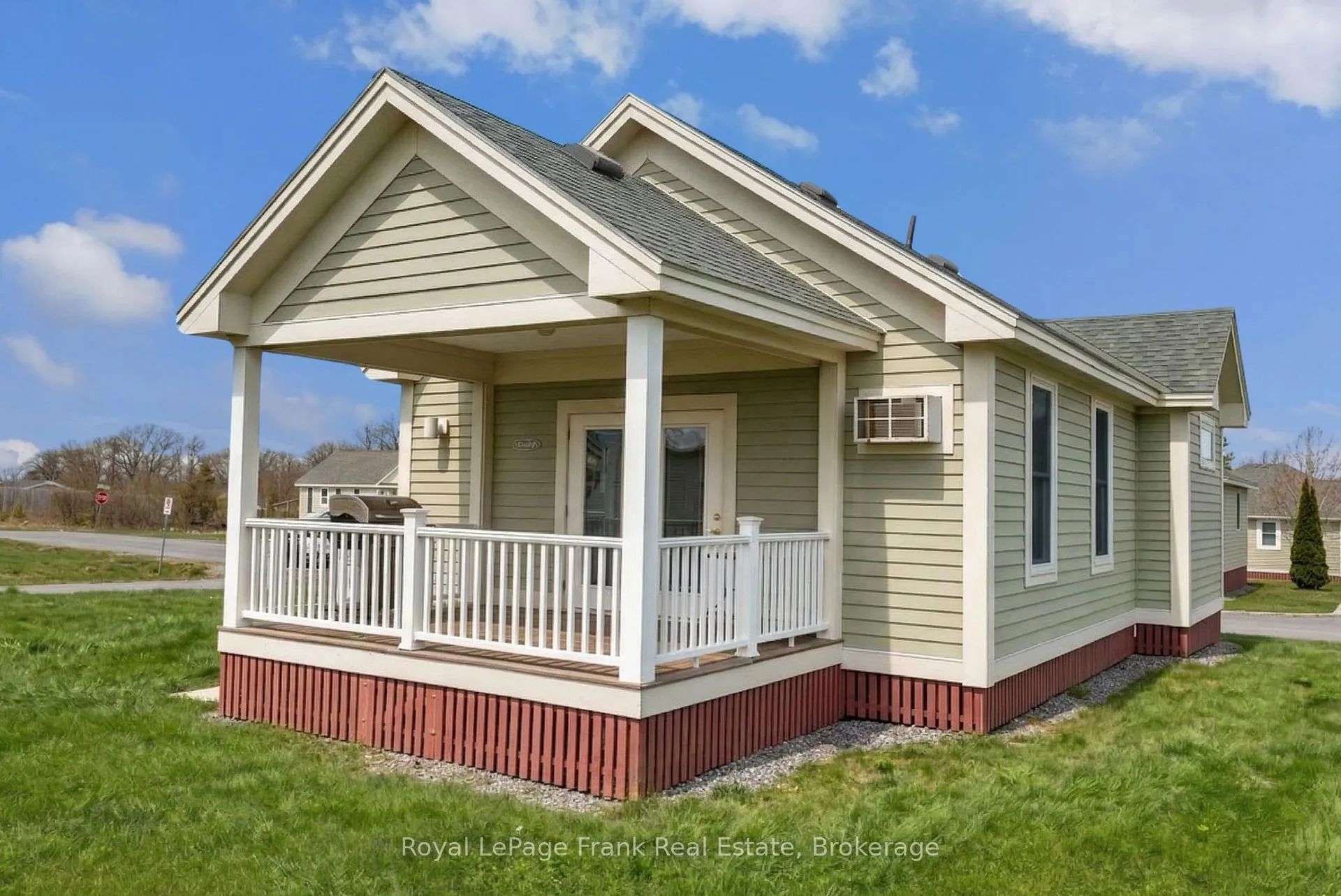 Photo 3 of Unit 52, 11 Butternut Lane, Prince Edward County, Athol Ward — HOMEH
