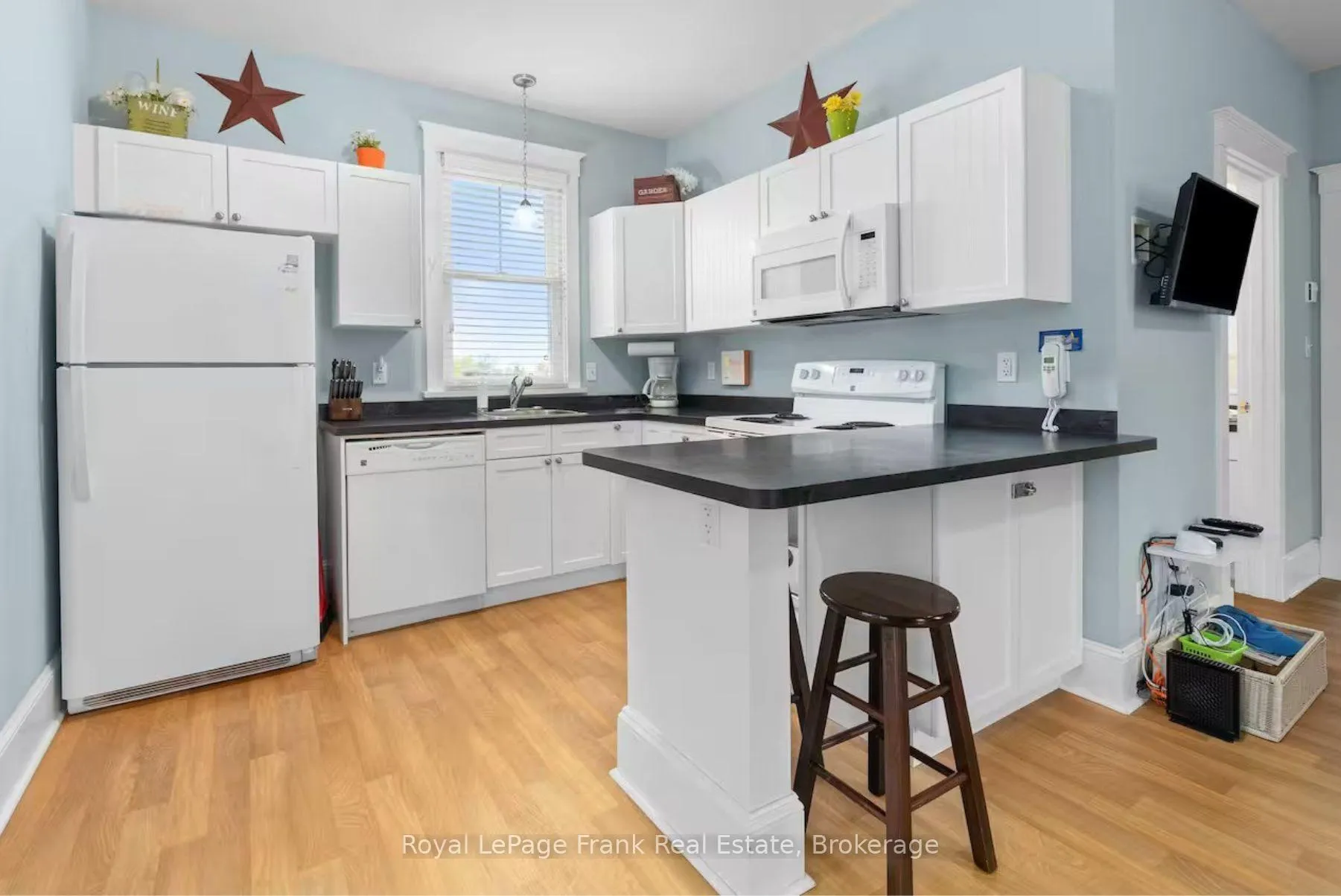 Photo 4 of Unit 52, 11 Butternut Lane, Prince Edward County, Athol Ward — HOMEH