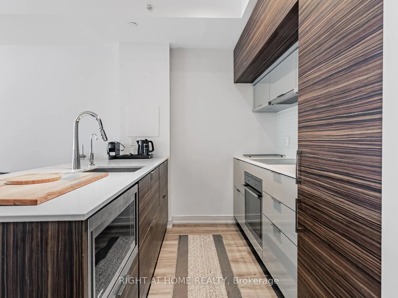 Photo 2 of Unit 813, 88 Scott Street, Toronto, Church-Yonge Corridor — HOMEH