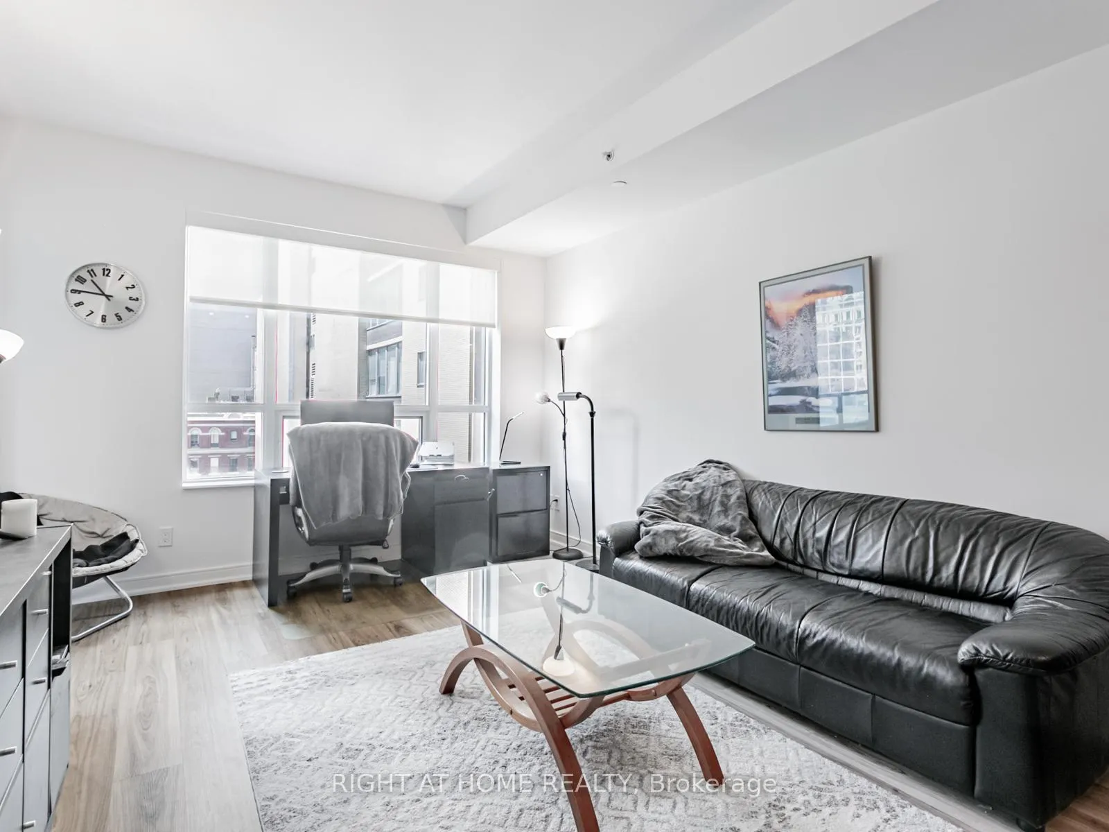 Photo 8 of Unit 813, 88 Scott Street, Toronto, Church-Yonge Corridor — HOMEH