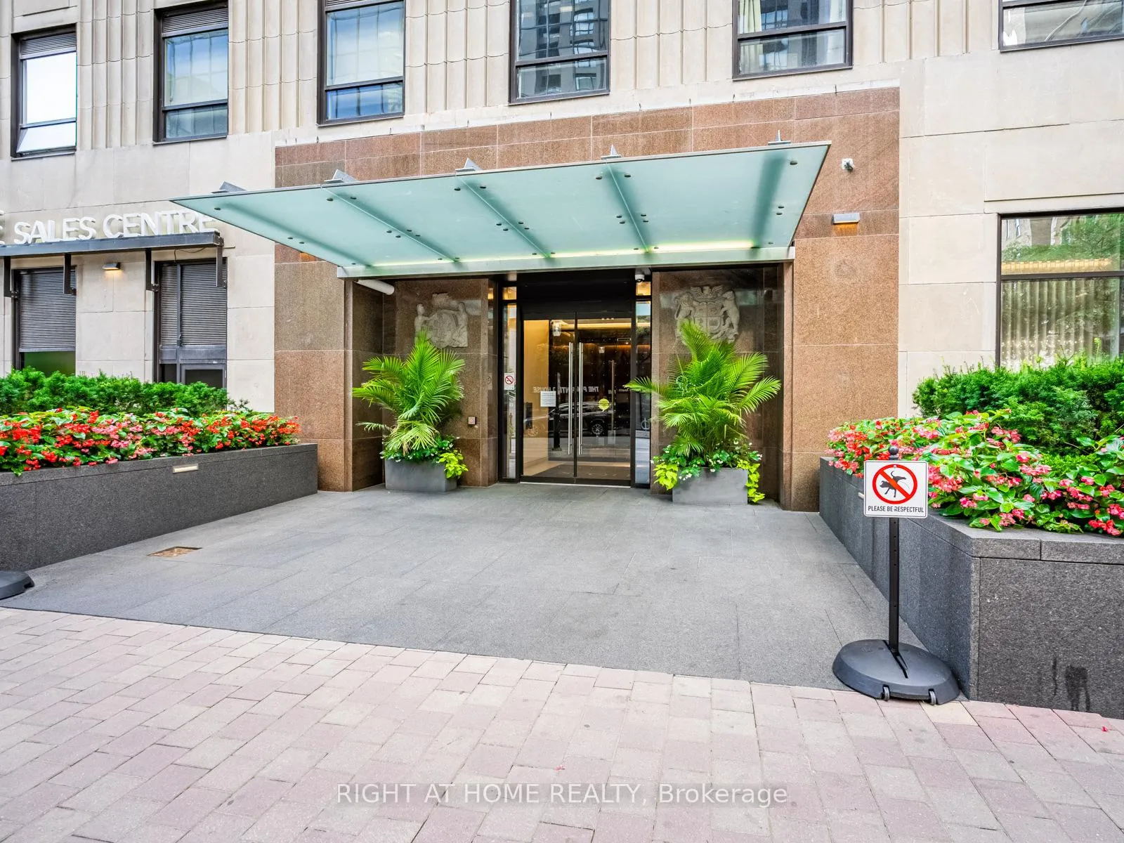 Photo 18 of Unit 813, 88 Scott Street, Toronto, Church-Yonge Corridor — HOMEH