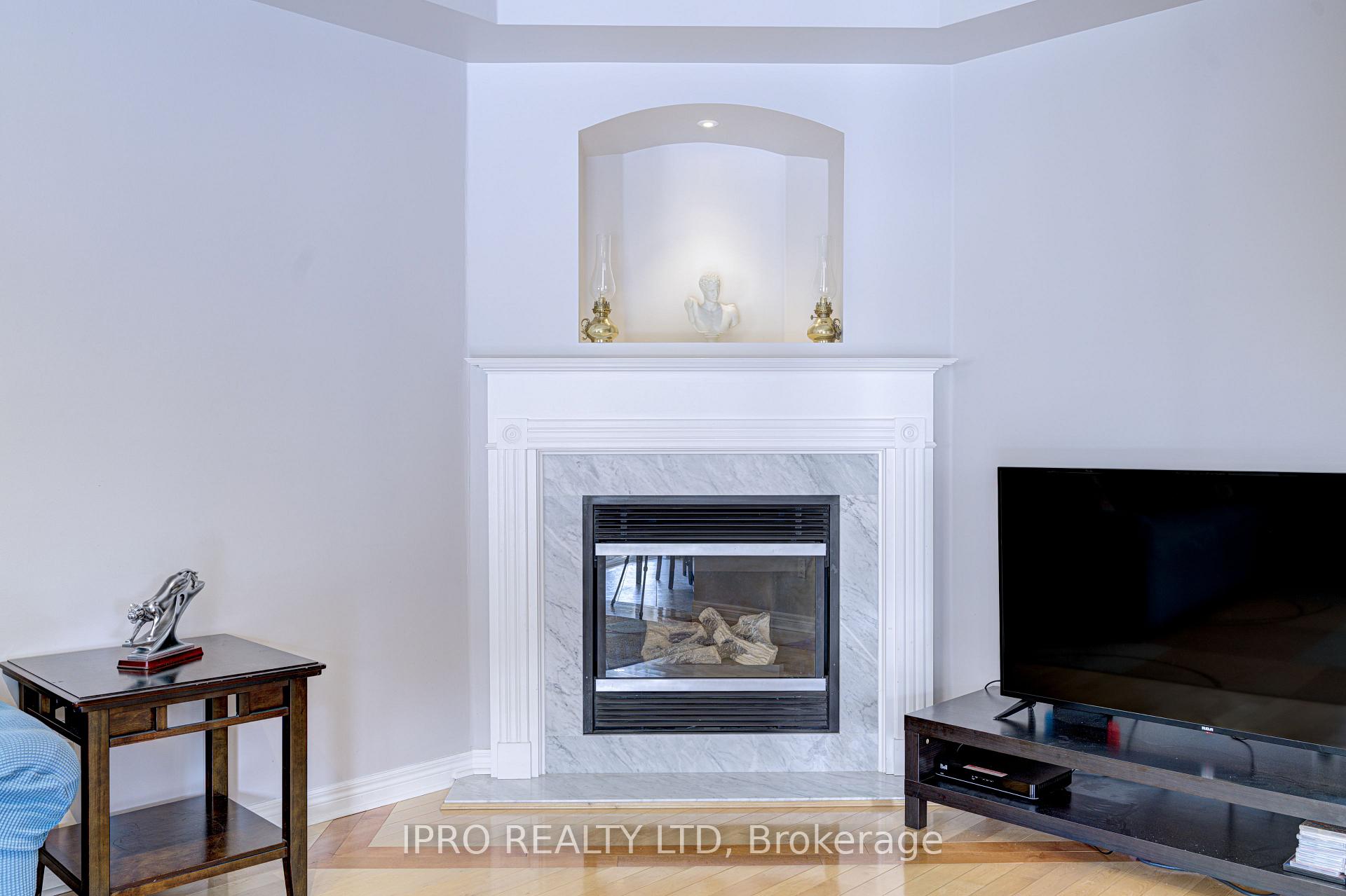 Photo 4 of 21 Trailview Lane, Caledon, Bolton West — HOMEH