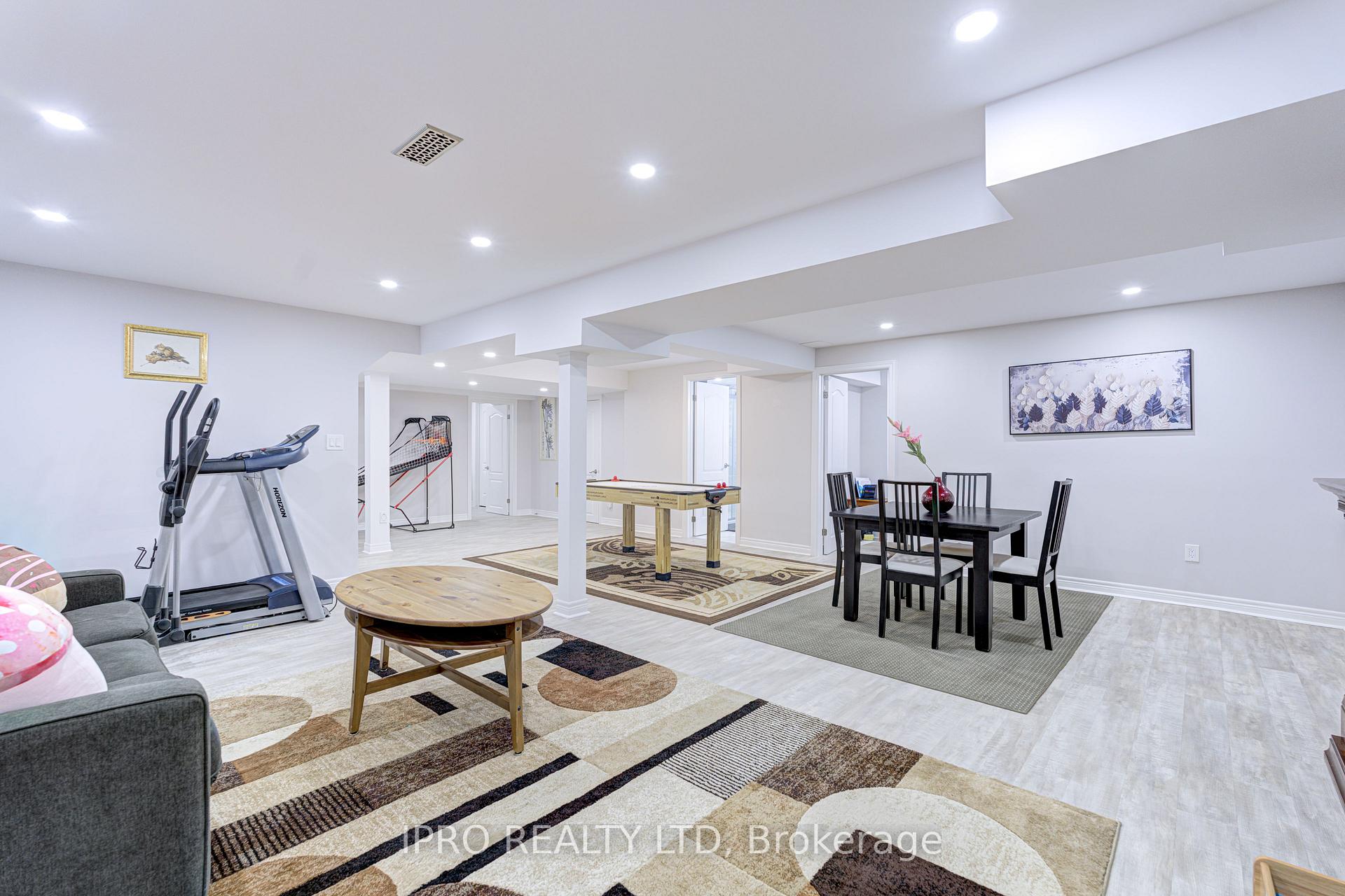 Photo 13 of 21 Trailview Lane, Caledon, Bolton West — HOMEH