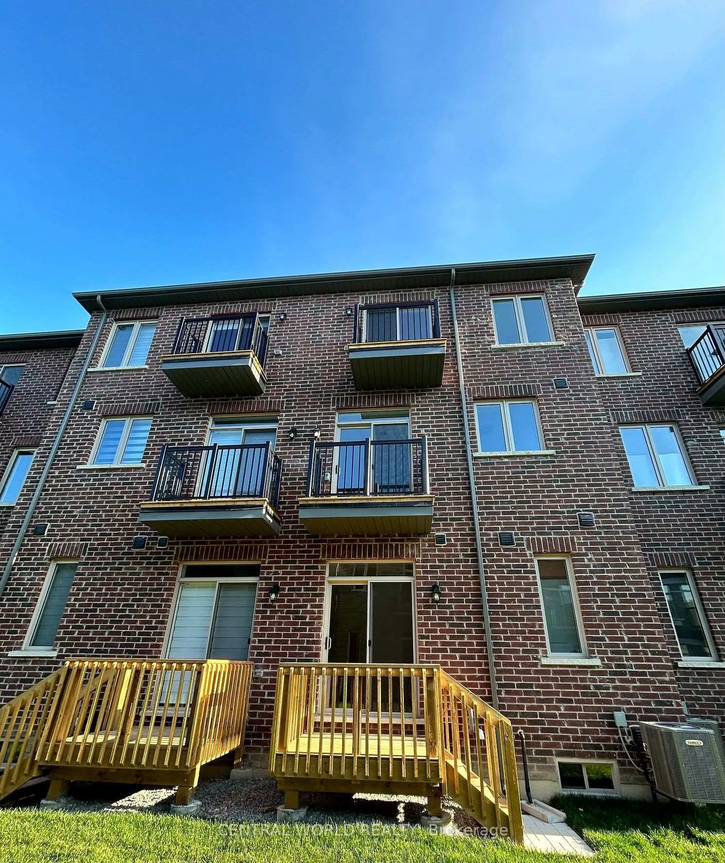 Photo 4 of 70 Carneros Way, Markham, Cedar Grove — HOMEH