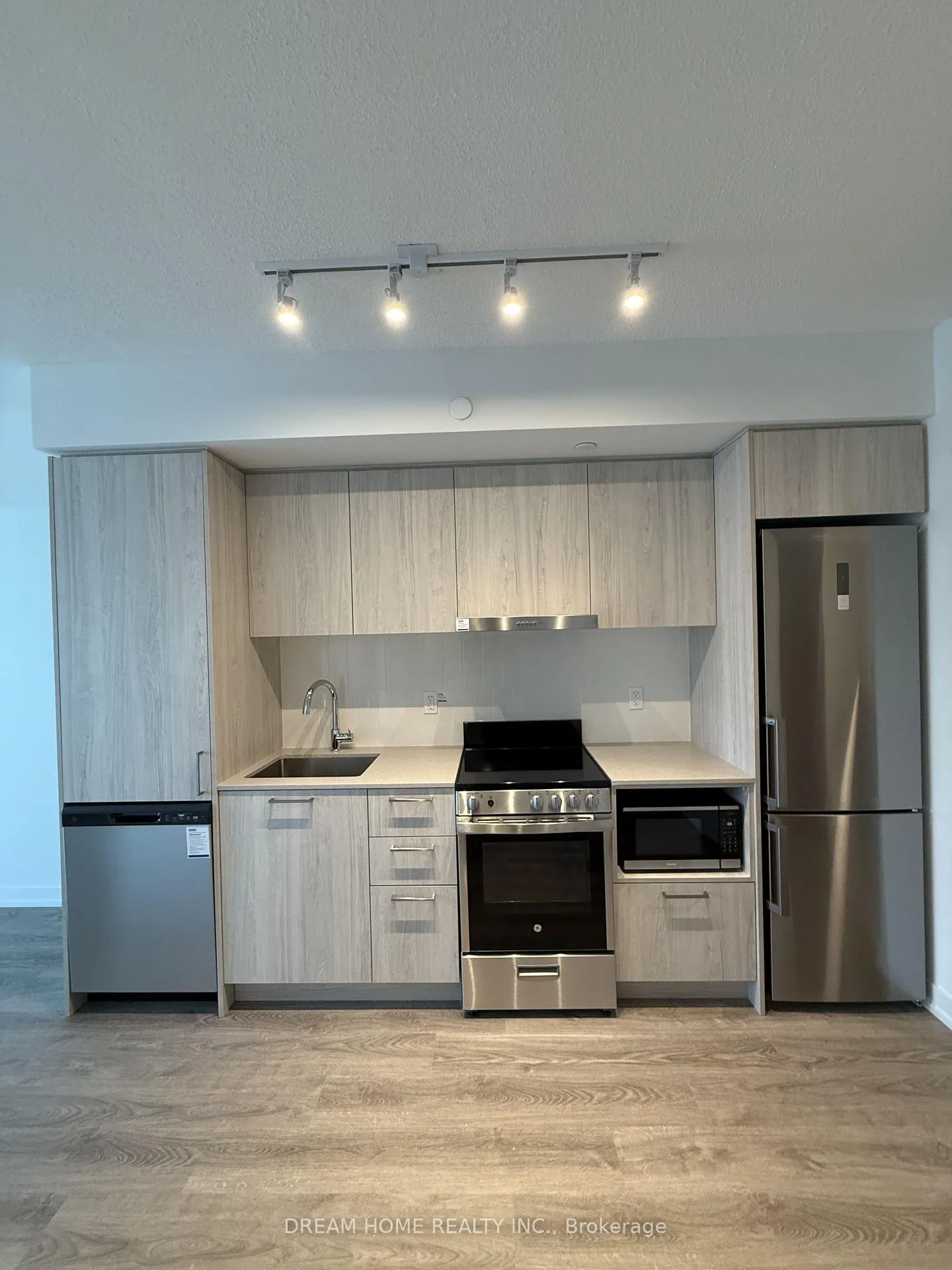 Photo 2 of Unit 1816, 195 Commerce Street, Vaughan, Vaughan Corporate Centre — HOMEH