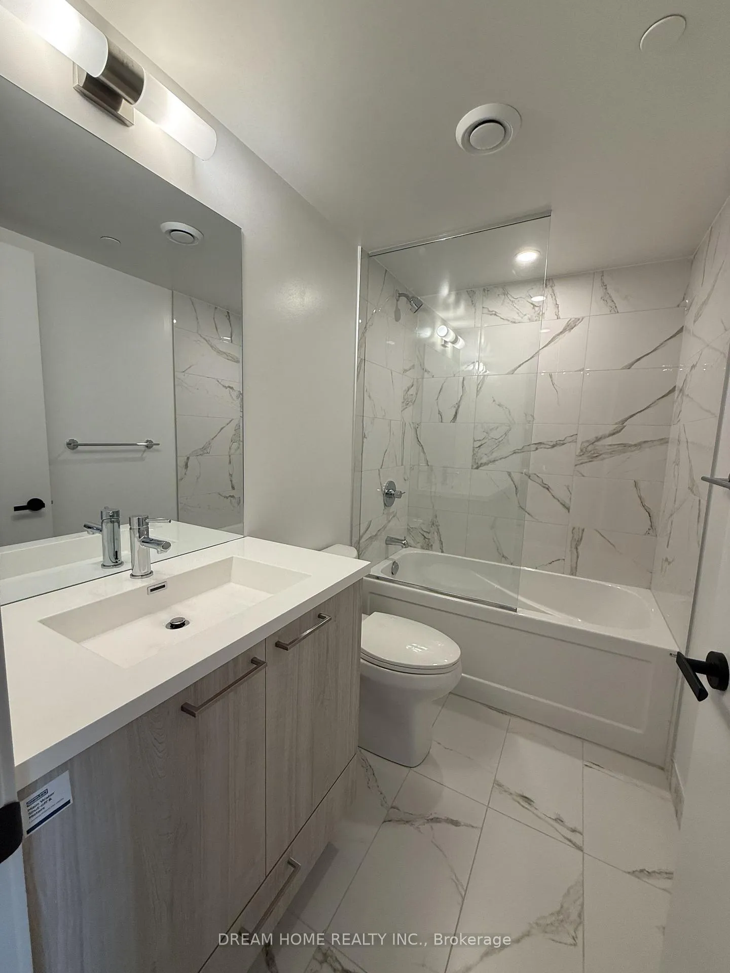 Photo 5 of Unit 1816, 195 Commerce Street, Vaughan, Vaughan Corporate Centre — HOMEH