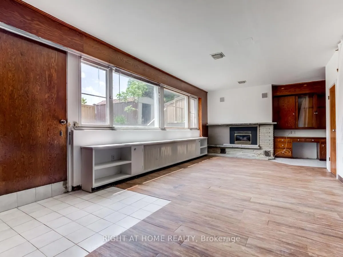 Photo 7 of 79 Queen Street, Clarington, Bowmanville — HOMEH