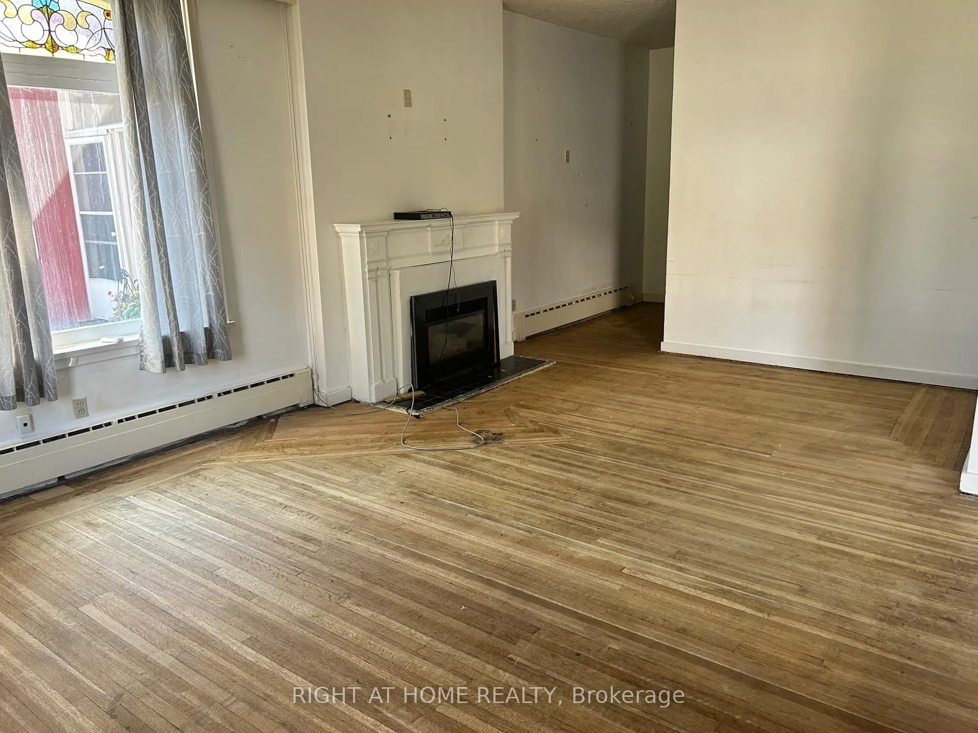 Photo 14 of 79 Queen Street, Clarington, Bowmanville — HOMEH