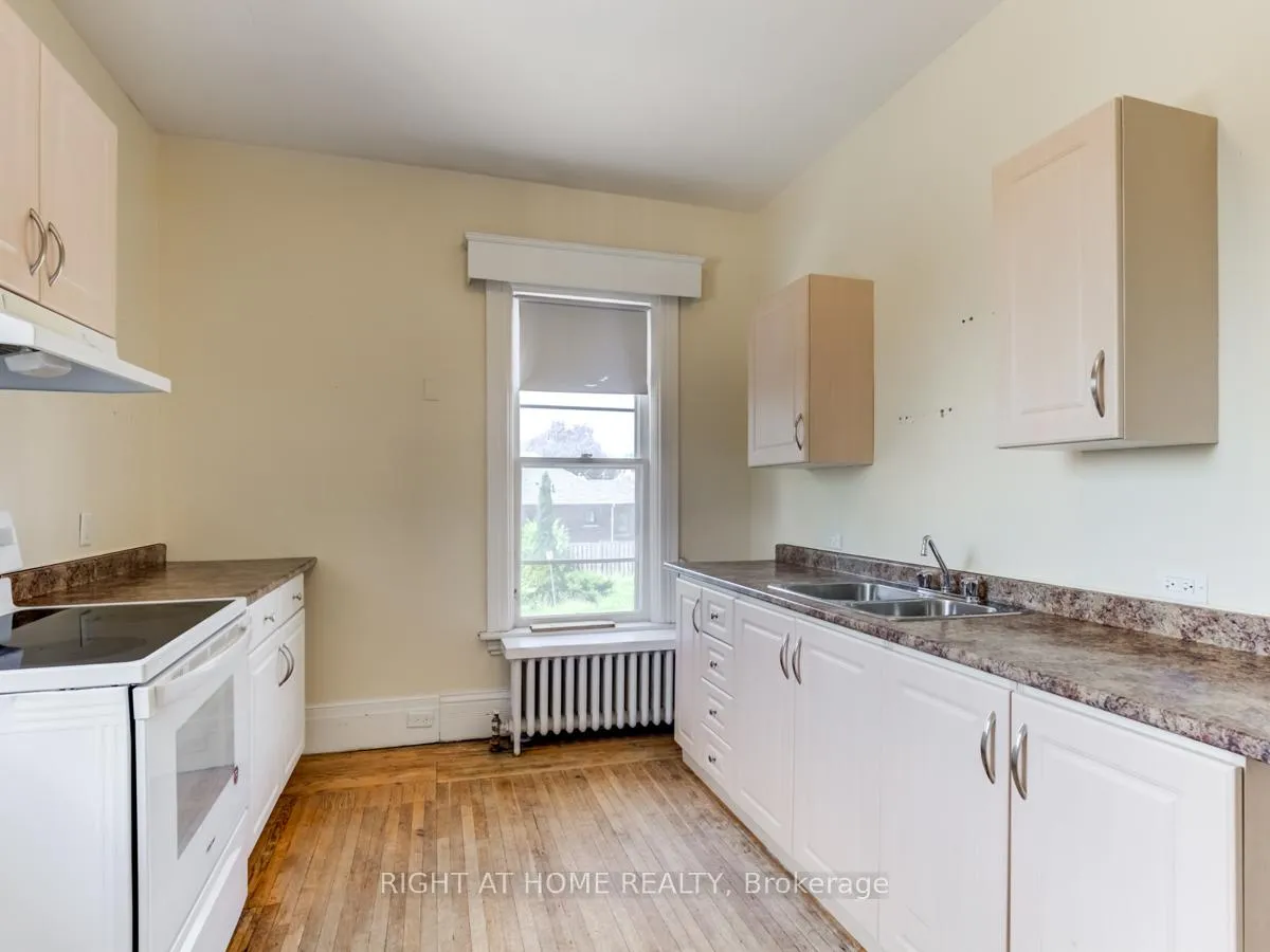 Photo 16 of 79 Queen Street, Clarington, Bowmanville — HOMEH