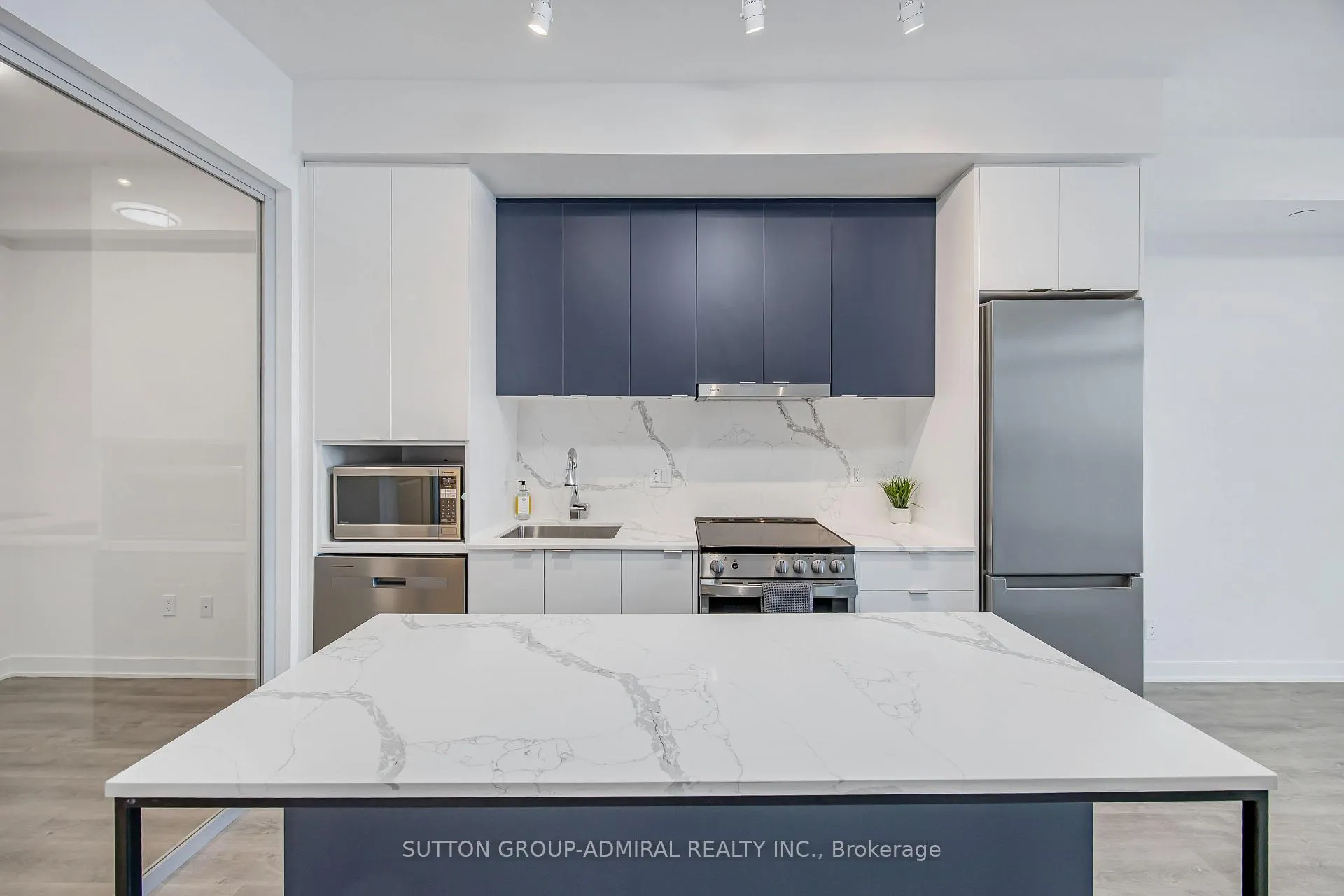 Photo 2 of Unit 3408, 30 Upper Mall Way, Vaughan, Brownridge — HOMEH