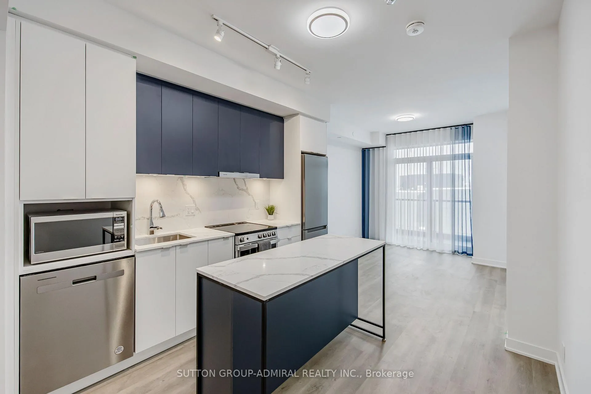 Photo 3 of Unit 3408, 30 Upper Mall Way, Vaughan, Brownridge — HOMEH