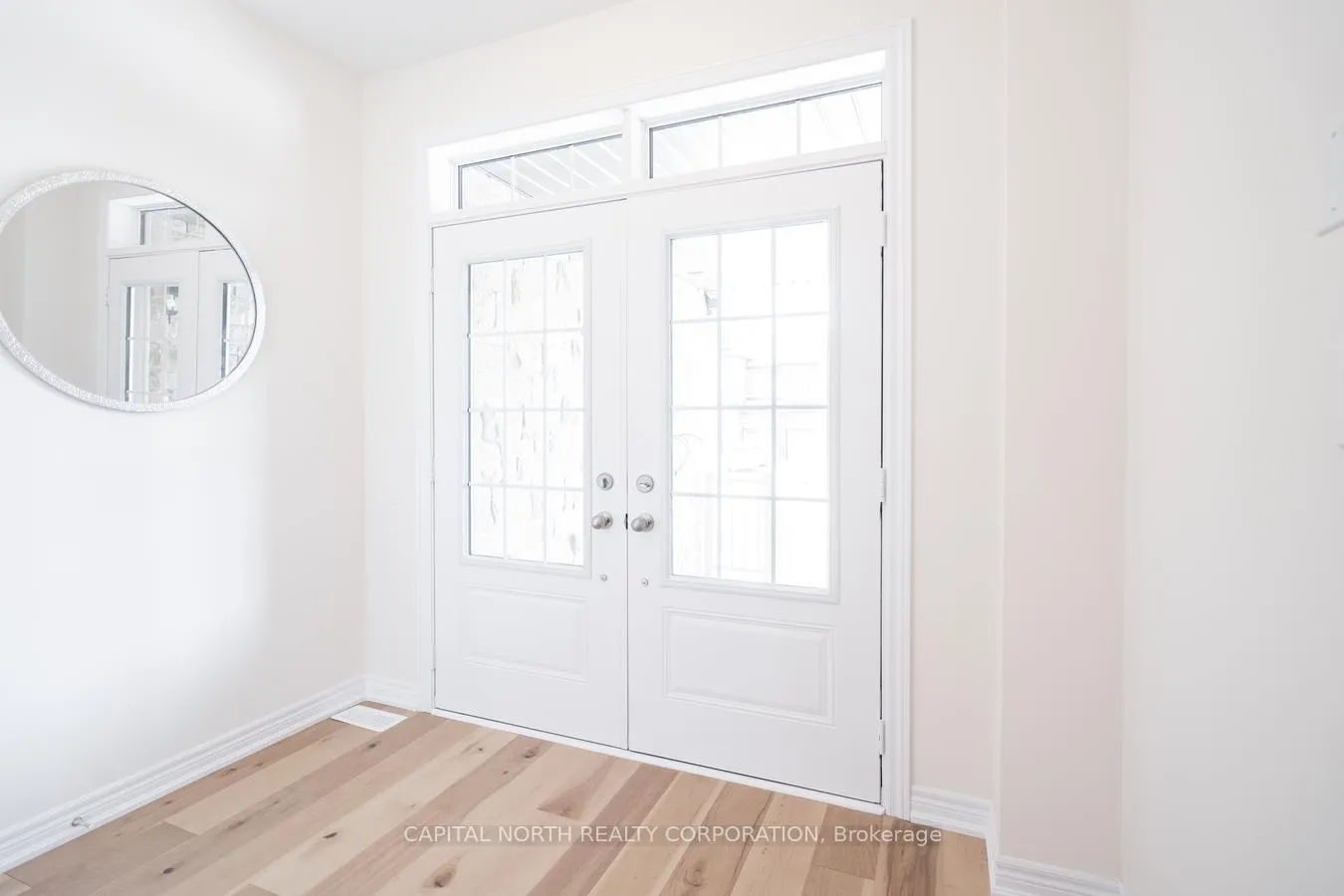 Photo 2 of 557 Barons Street, Vaughan, Kleinburg — HOMEH
