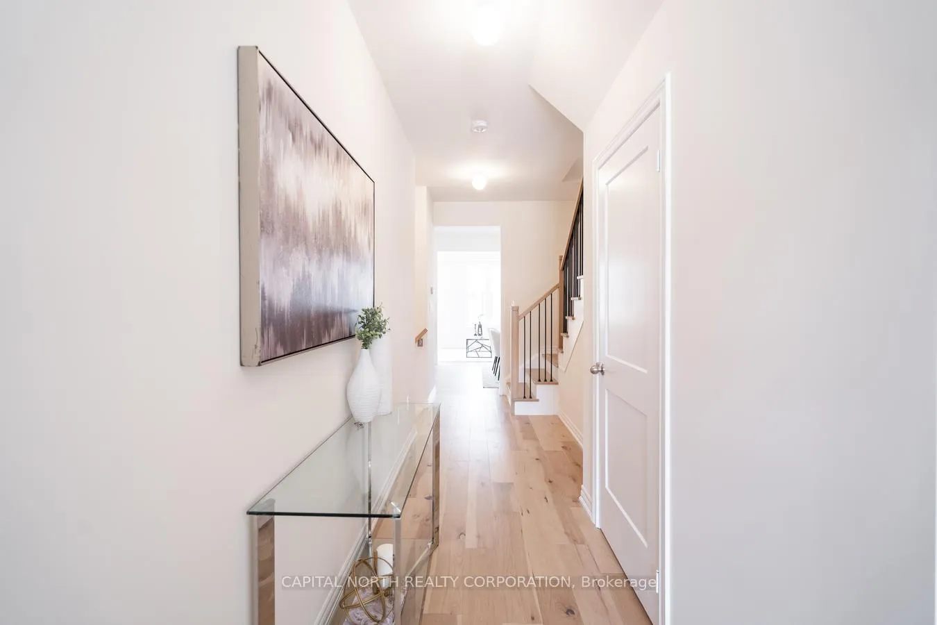 Photo 3 of 557 Barons Street, Vaughan, Kleinburg — HOMEH