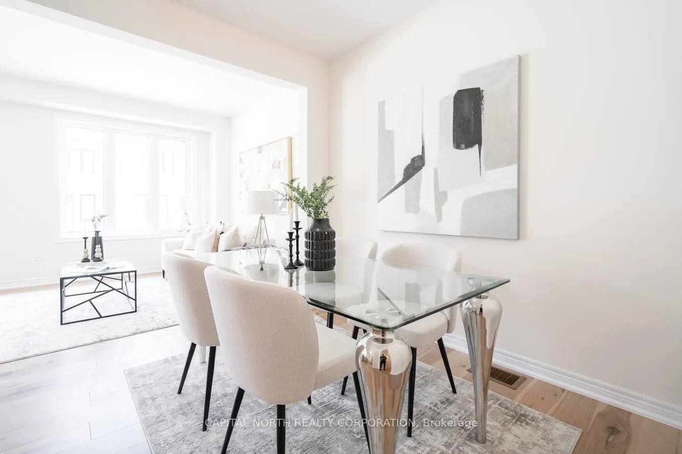 Photo 4 of 557 Barons Street, Vaughan, Kleinburg — HOMEH