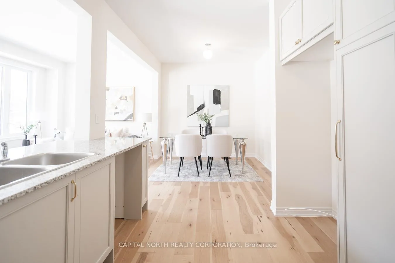 Photo 11 of 557 Barons Street, Vaughan, Kleinburg — HOMEH