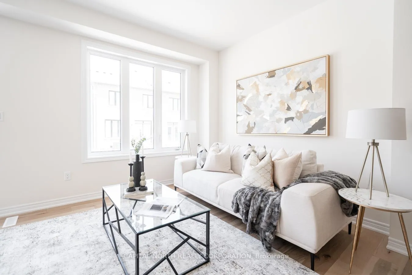 Photo 12 of 557 Barons Street, Vaughan, Kleinburg — HOMEH