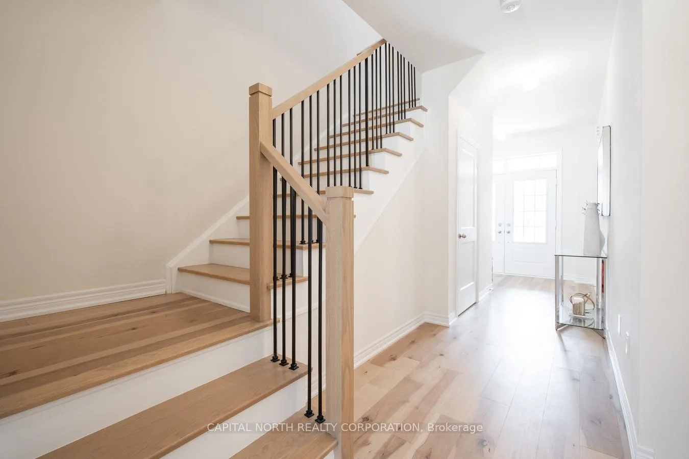 Photo 19 of 557 Barons Street, Vaughan, Kleinburg — HOMEH