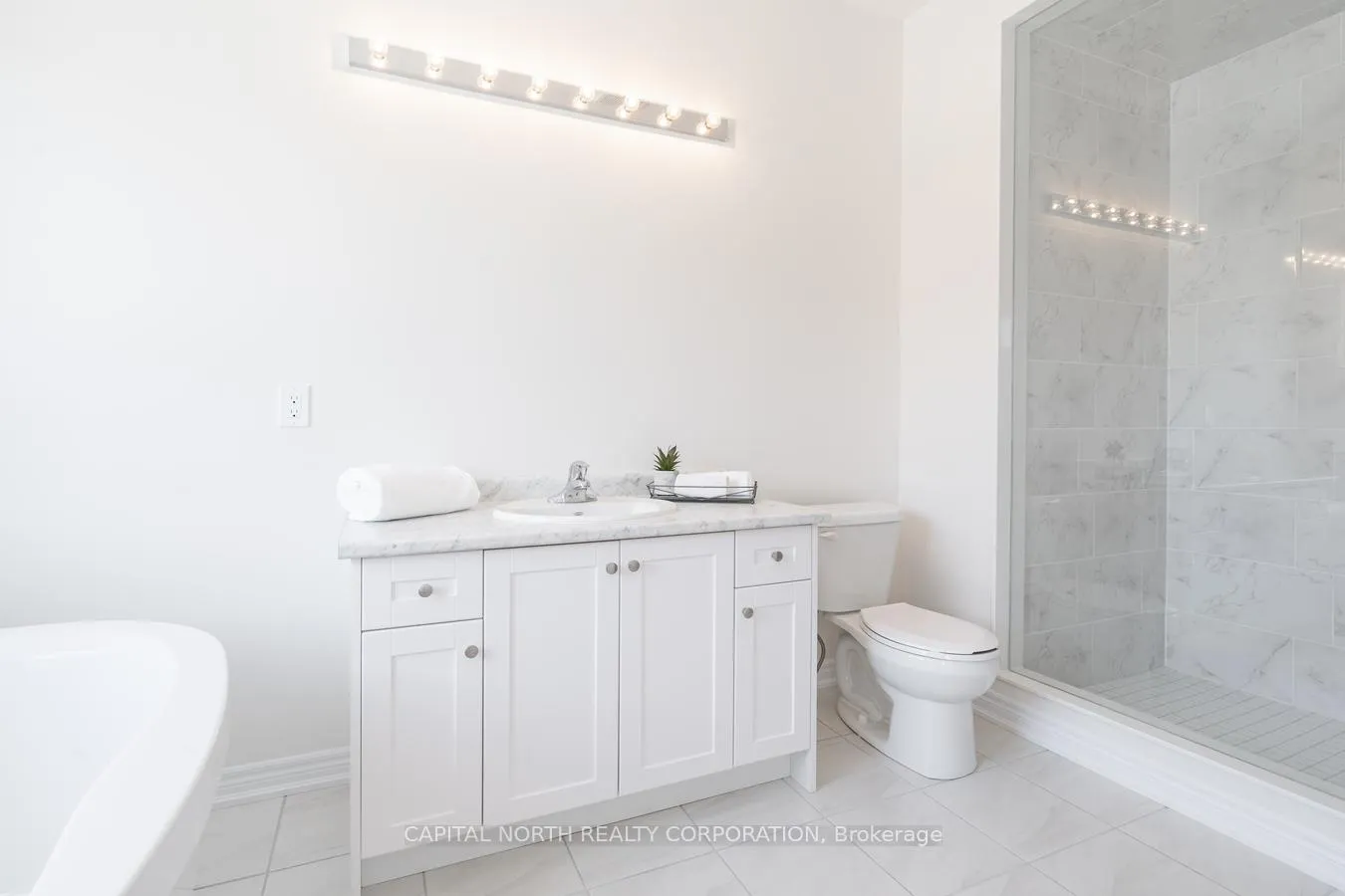 Photo 24 of 557 Barons Street, Vaughan, Kleinburg — HOMEH