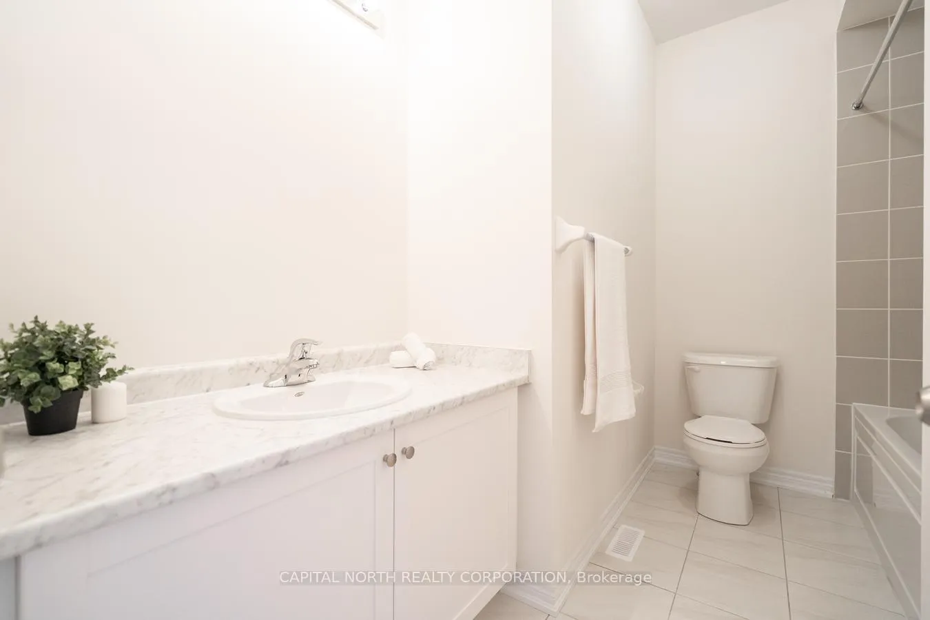 Photo 30 of 557 Barons Street, Vaughan, Kleinburg — HOMEH