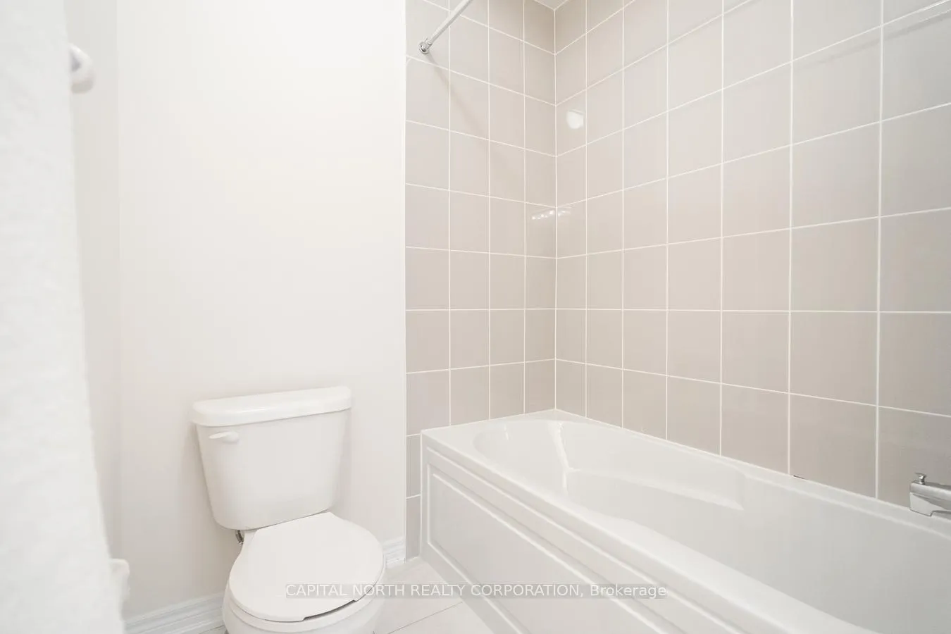 Photo 31 of 557 Barons Street, Vaughan, Kleinburg — HOMEH