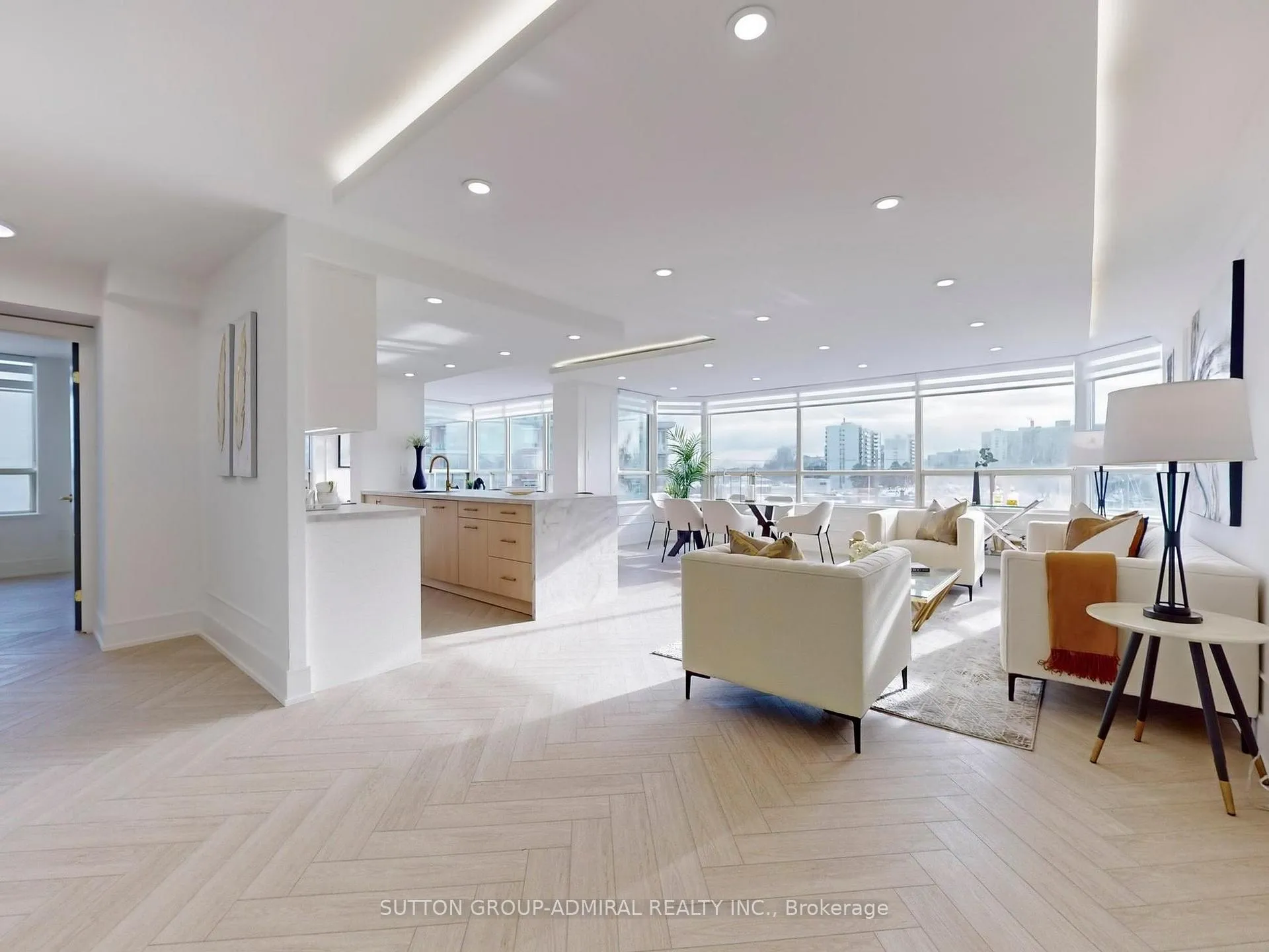 Photo 2 of Unit 513, 7 Townsgate Drive, Vaughan, Crestwood-Springfarm-Yorkhill — HOMEH