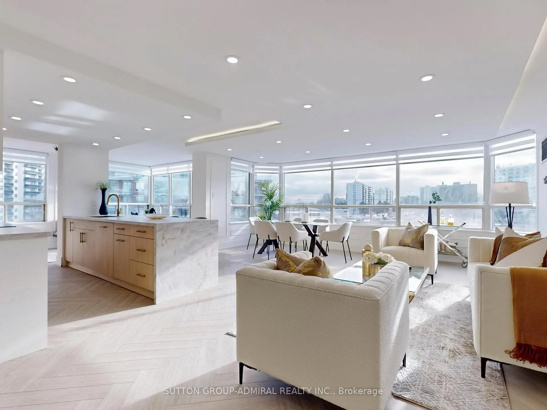 Photo 3 of Unit 513, 7 Townsgate Drive, Vaughan, Crestwood-Springfarm-Yorkhill — HOMEH