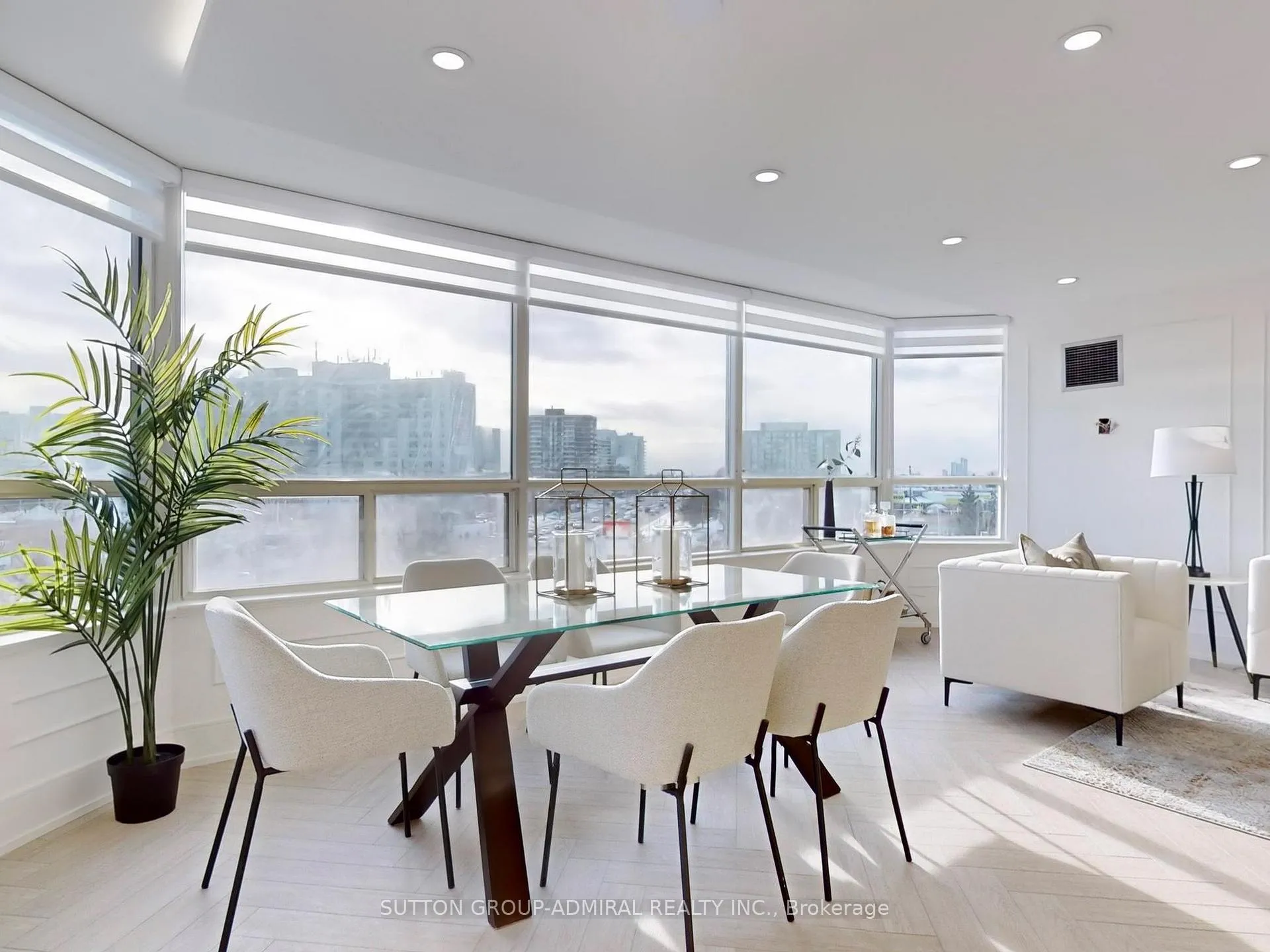 Photo 8 of Unit 513, 7 Townsgate Drive, Vaughan, Crestwood-Springfarm-Yorkhill — HOMEH