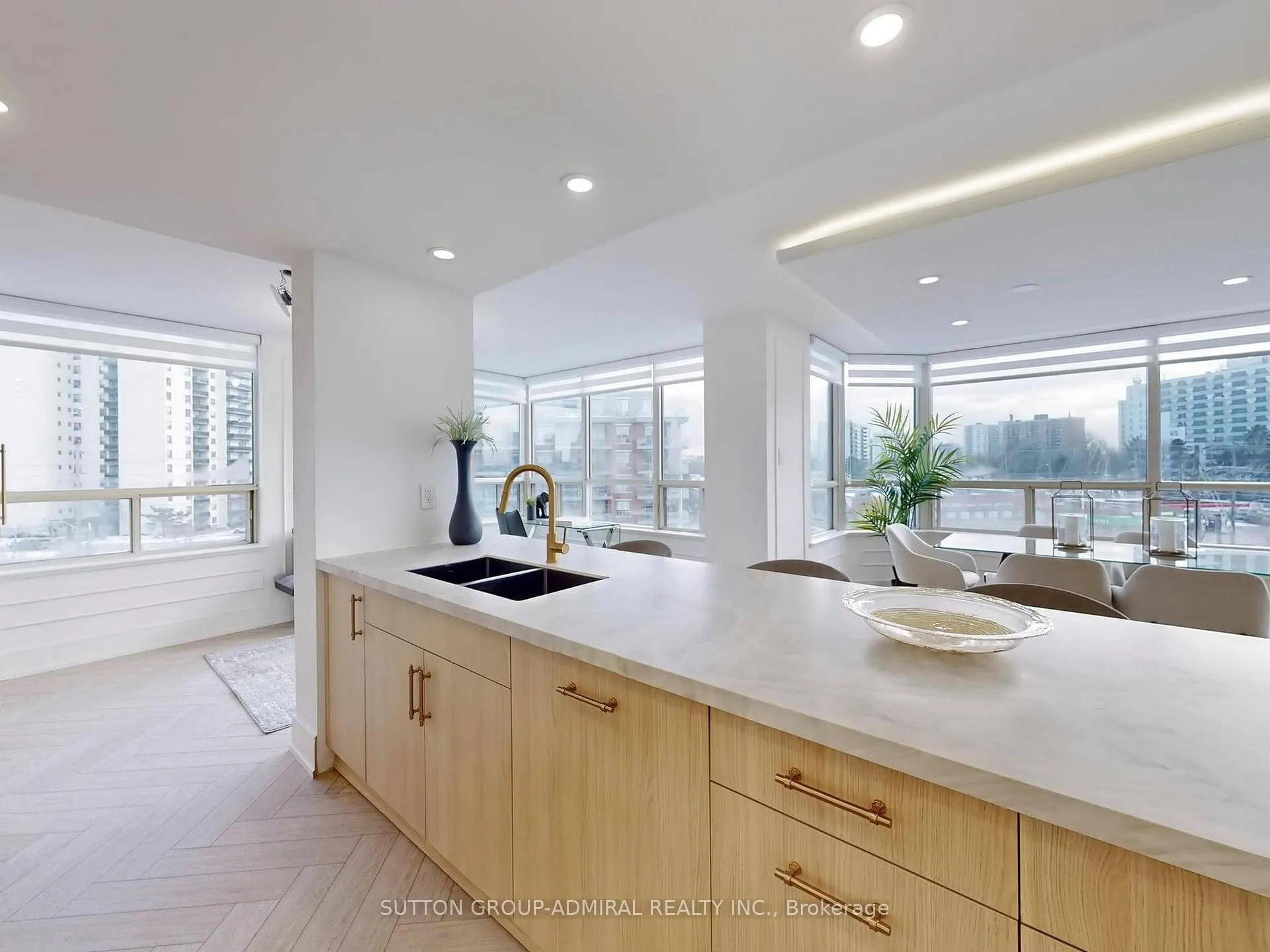 Photo 16 of Unit 513, 7 Townsgate Drive, Vaughan, Crestwood-Springfarm-Yorkhill — HOMEH